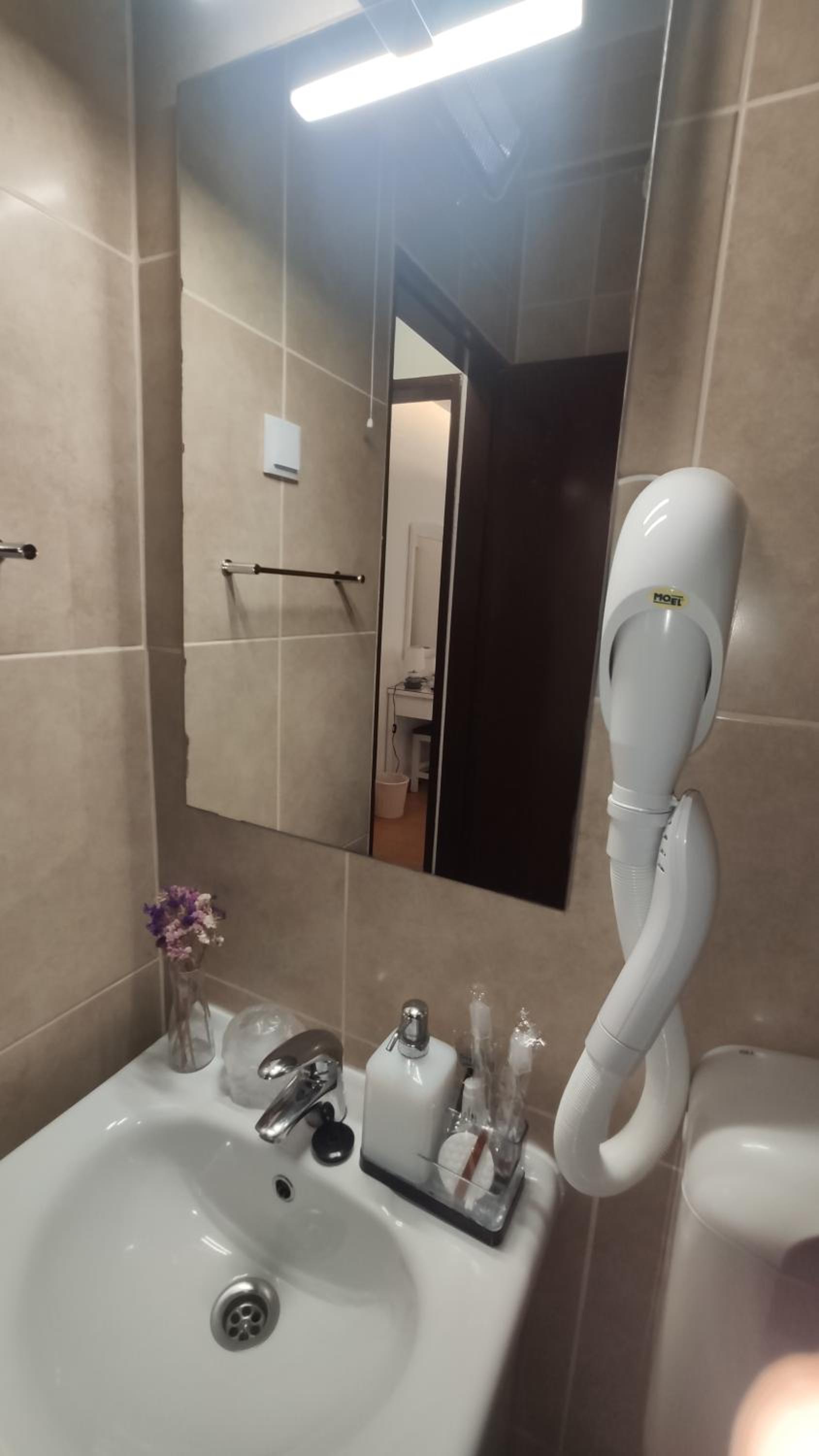Superior Twin Room with Balcony and Sea or River View - Photo 16