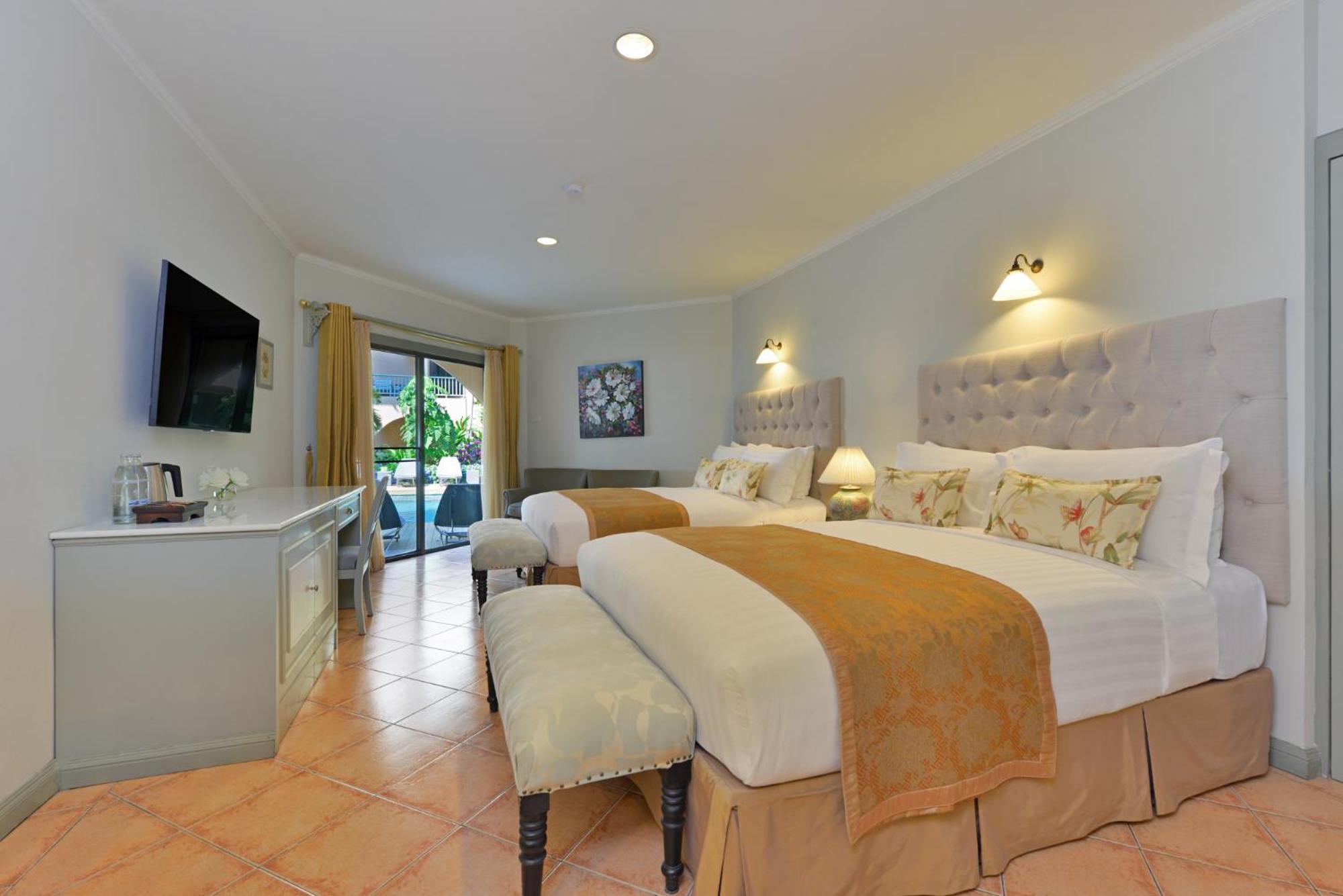 Pool Side Twin Room - Photo 4