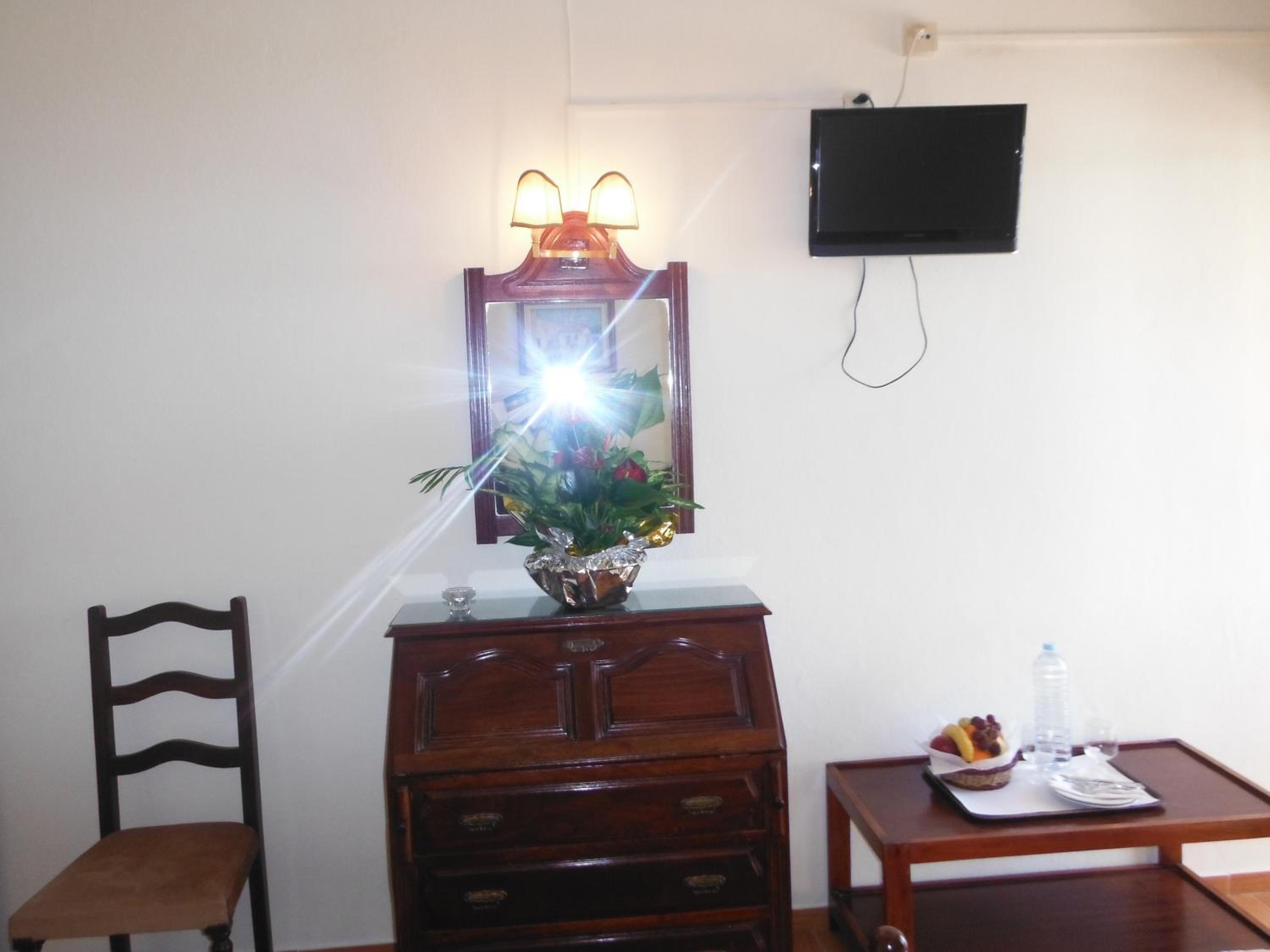Twin Room with Balcony and Side View - Photo 3