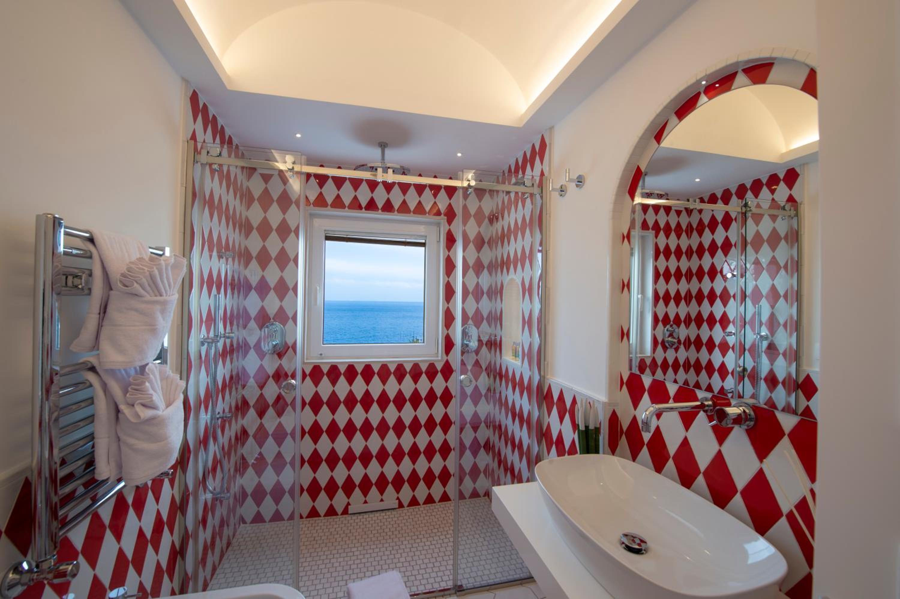 Deluxe Double or Twin Room with Sea View photo 3