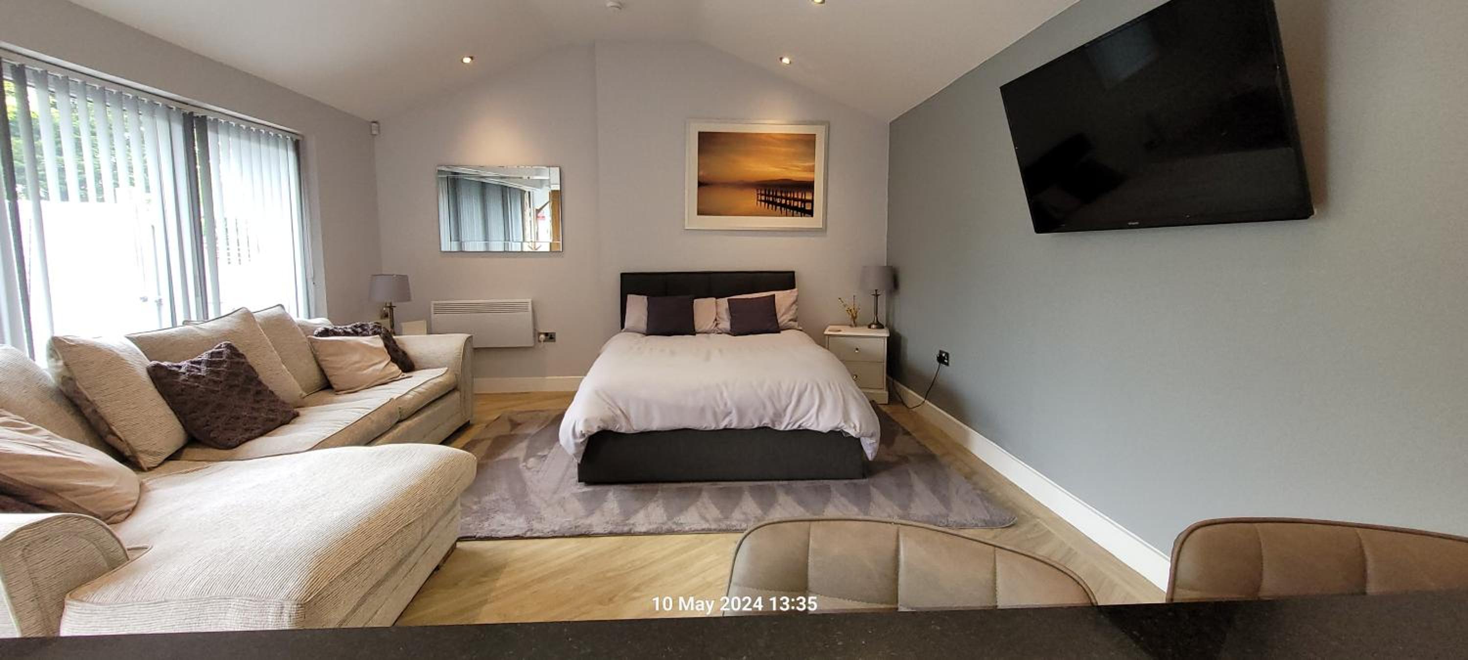 One-Bedroom Apartment - Photo 20