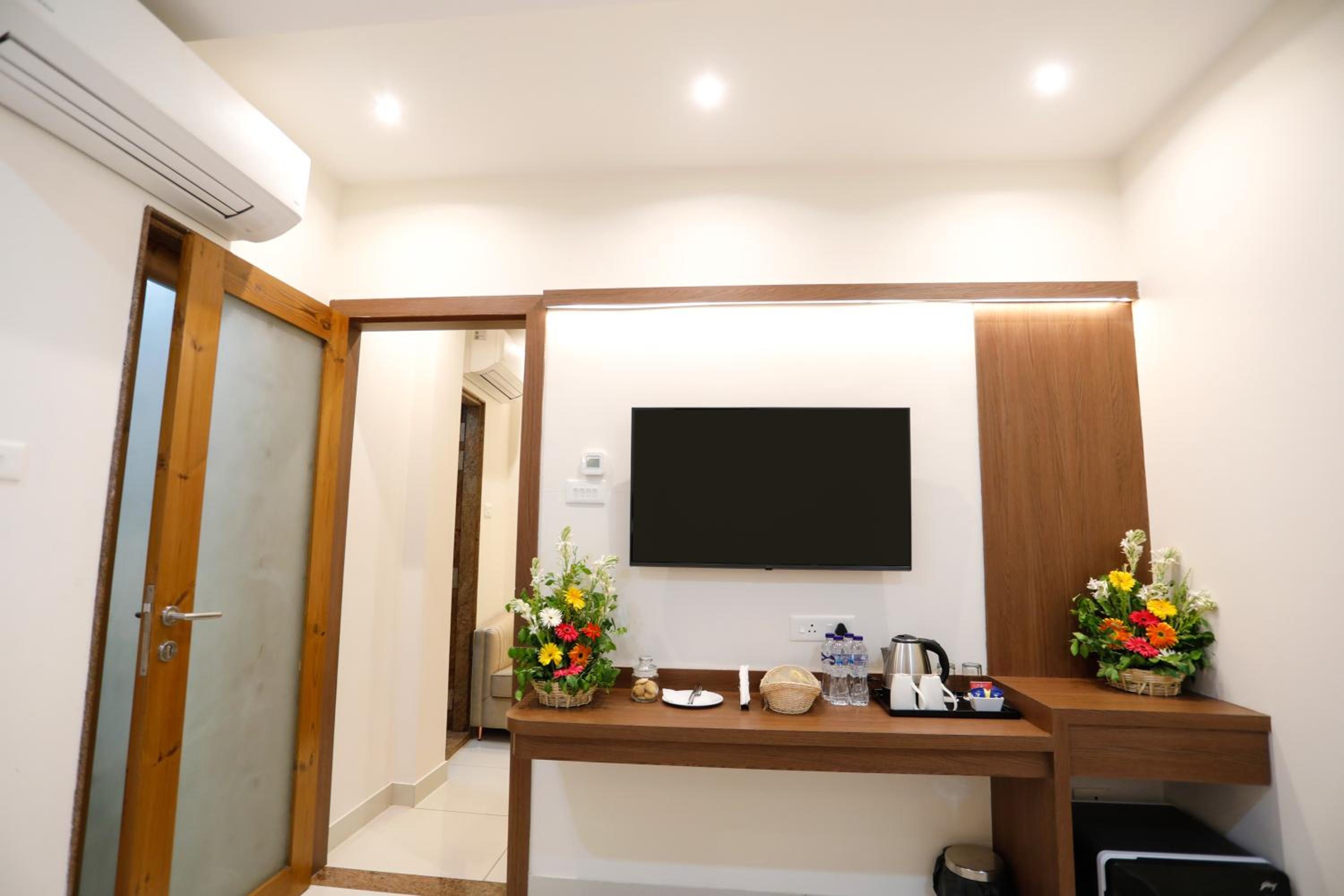 King Suite - Photo 5