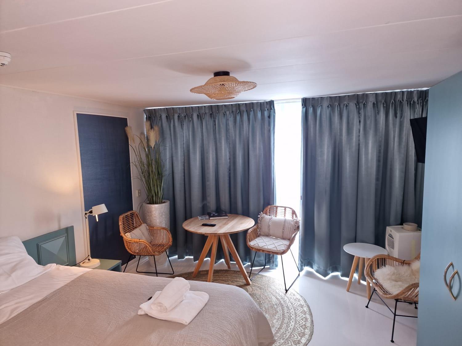 Double Room with Private Bathroom photo 2