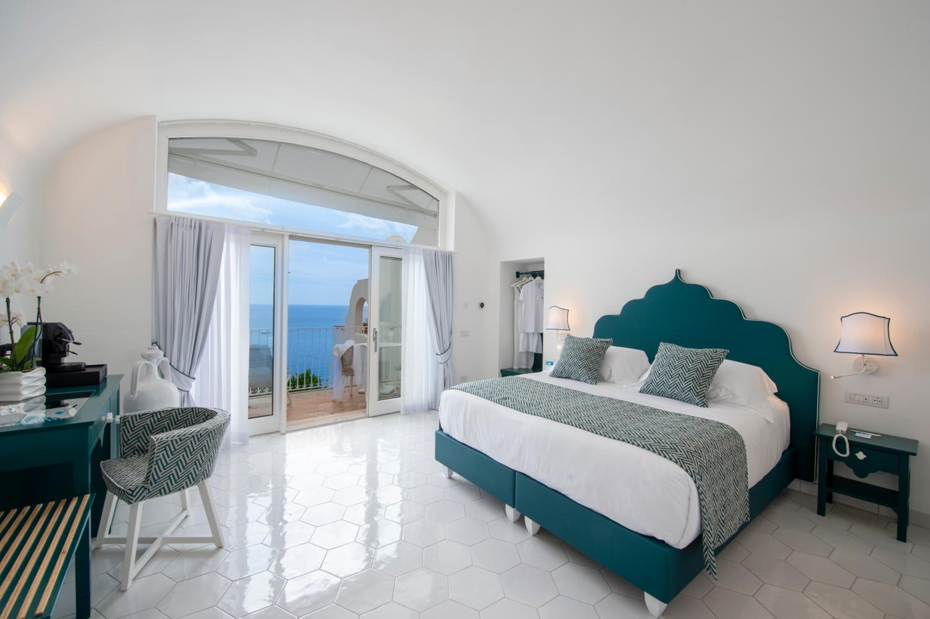 Deluxe Double or Twin Room with Sea View photo 1