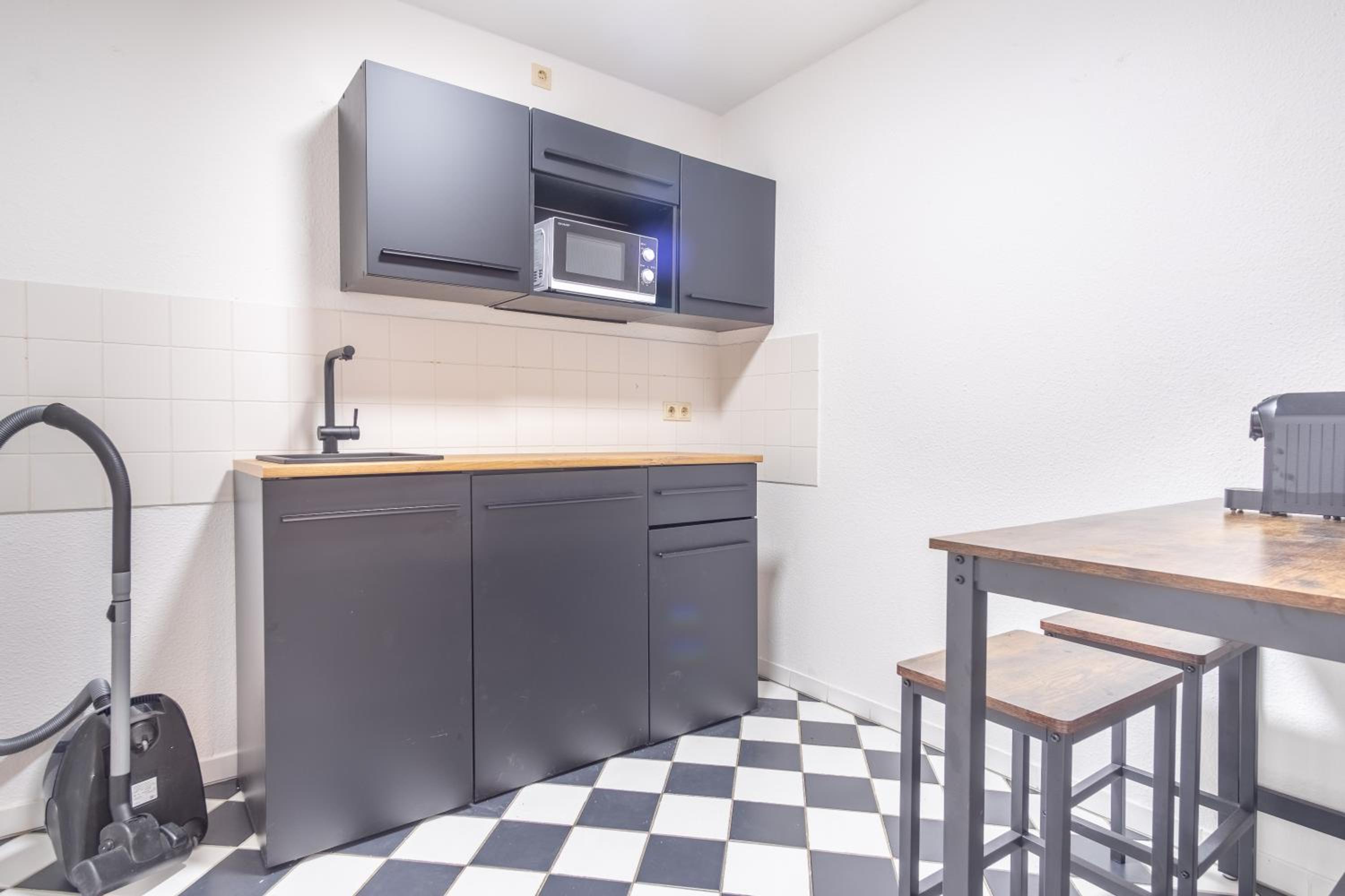 One-Bedroom Apartment photo 2