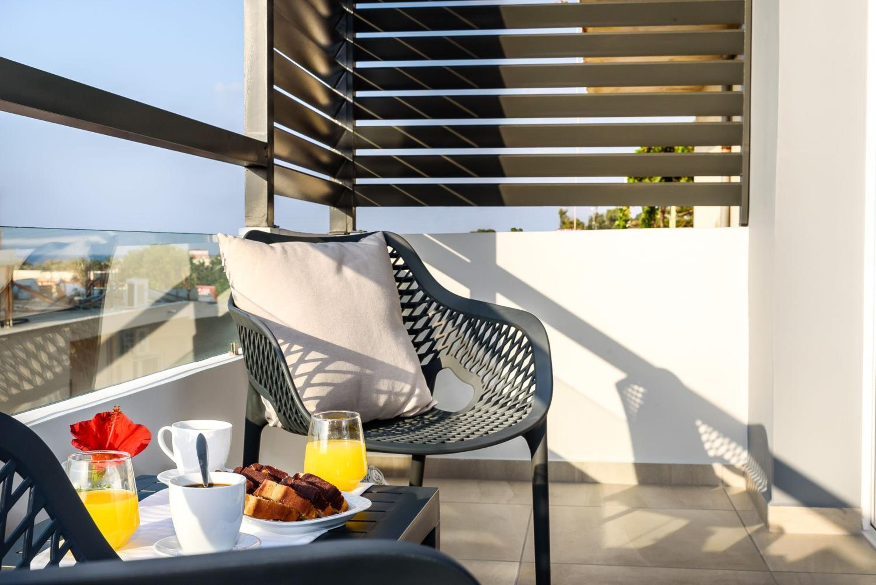 Apartment with Partial Sea View photo 3