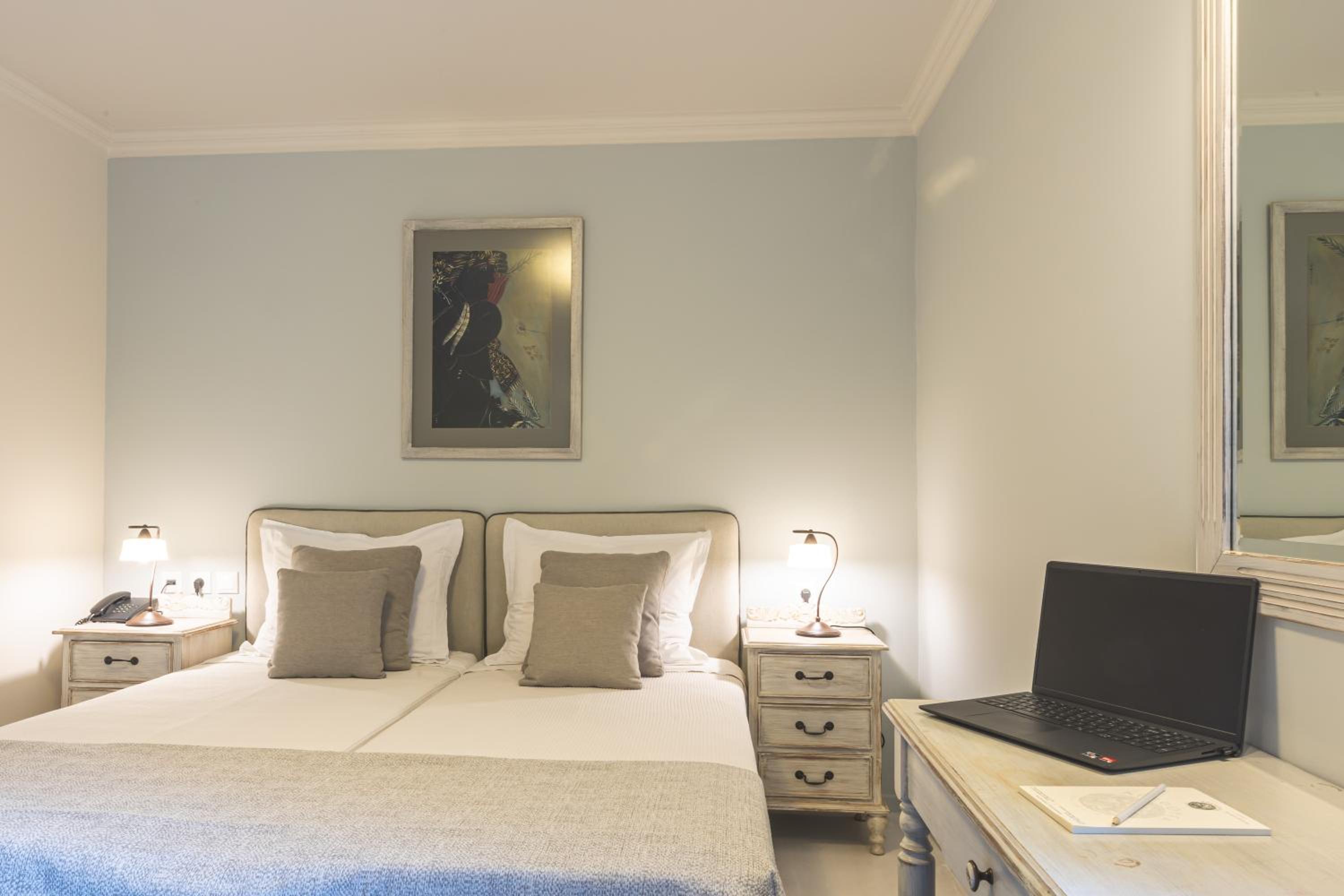 Standard Twin Room - Photo 7