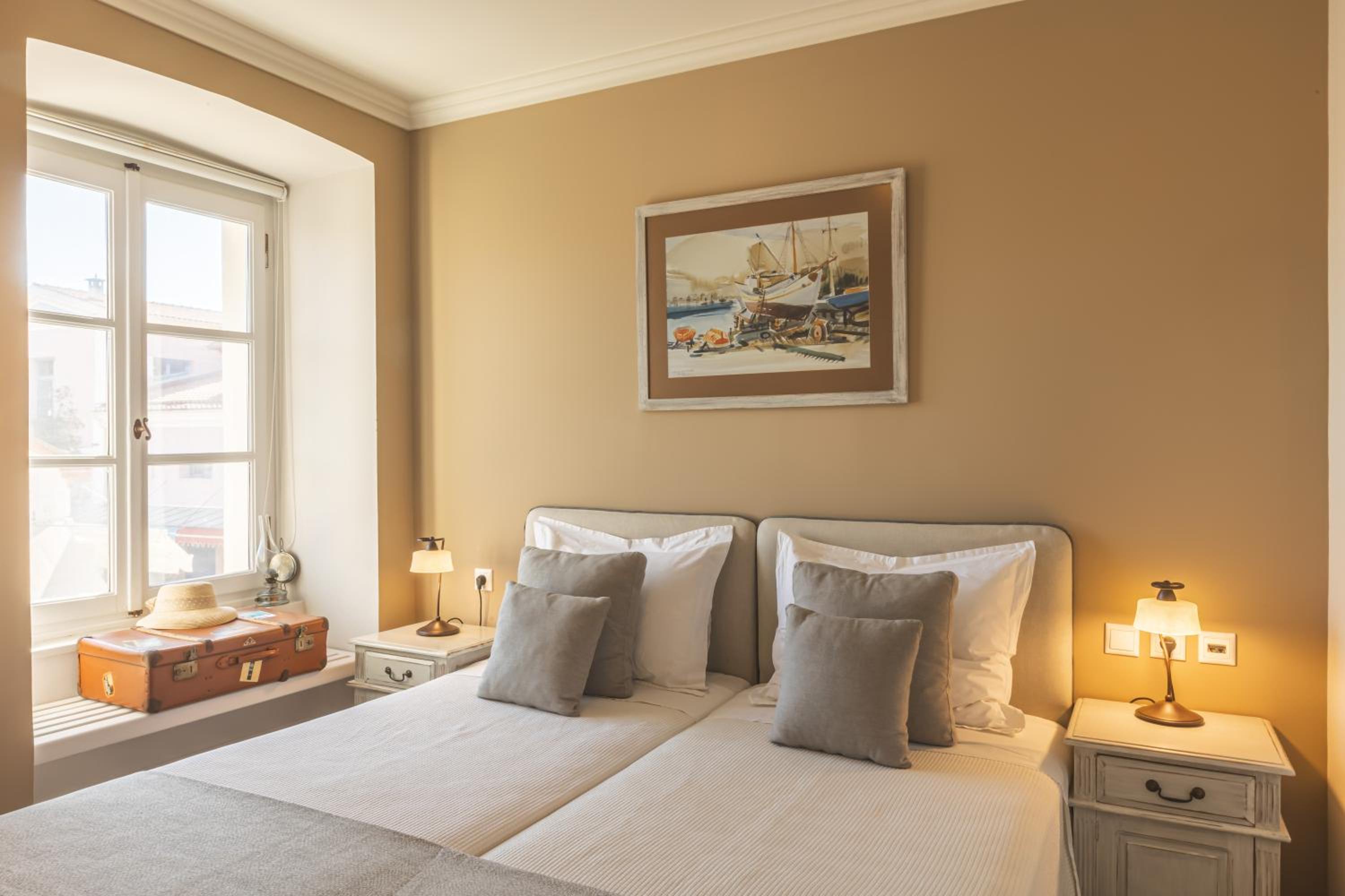 Standard Twin Room - Photo 1