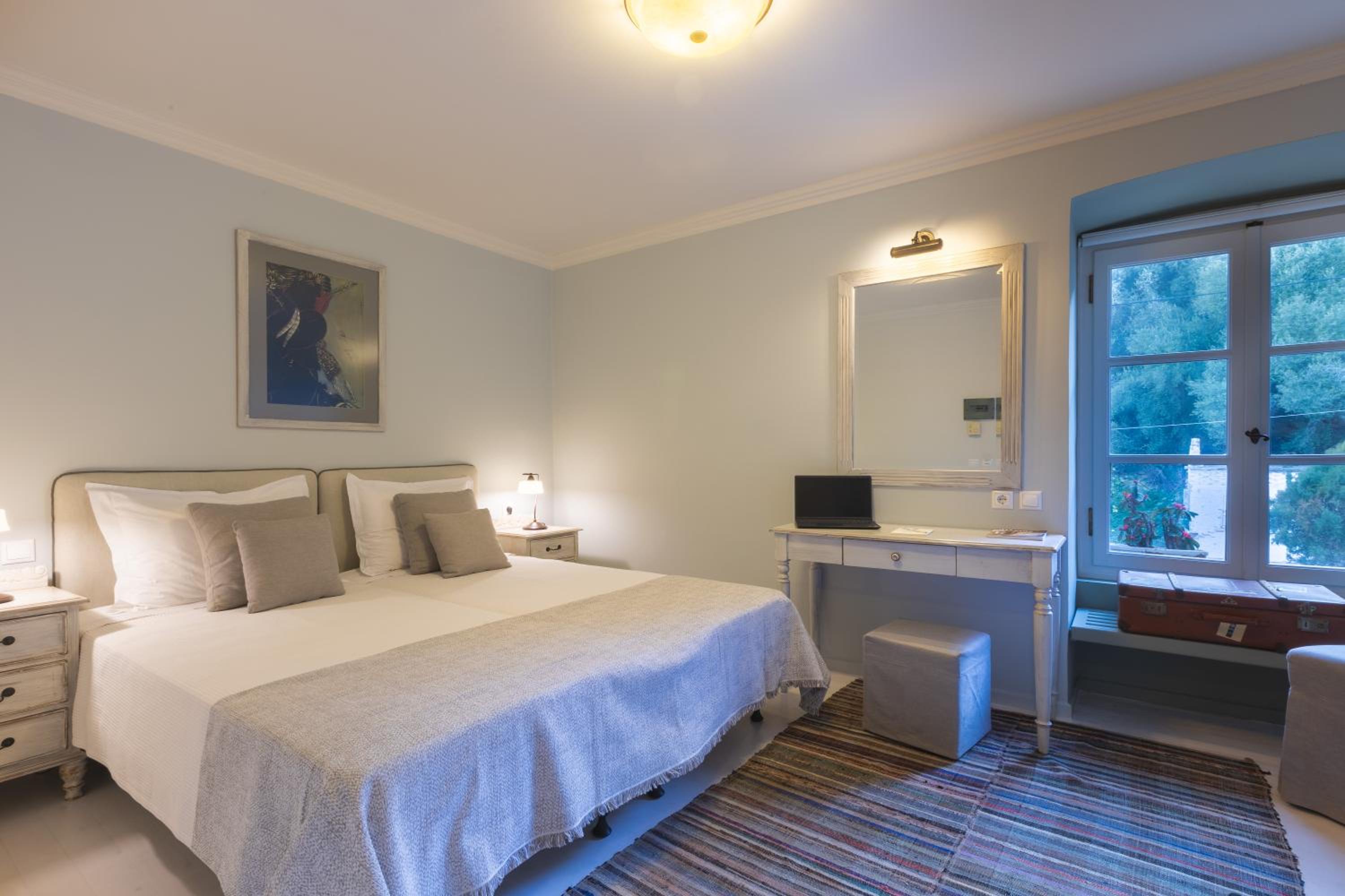 Standard Twin Room - Photo 3