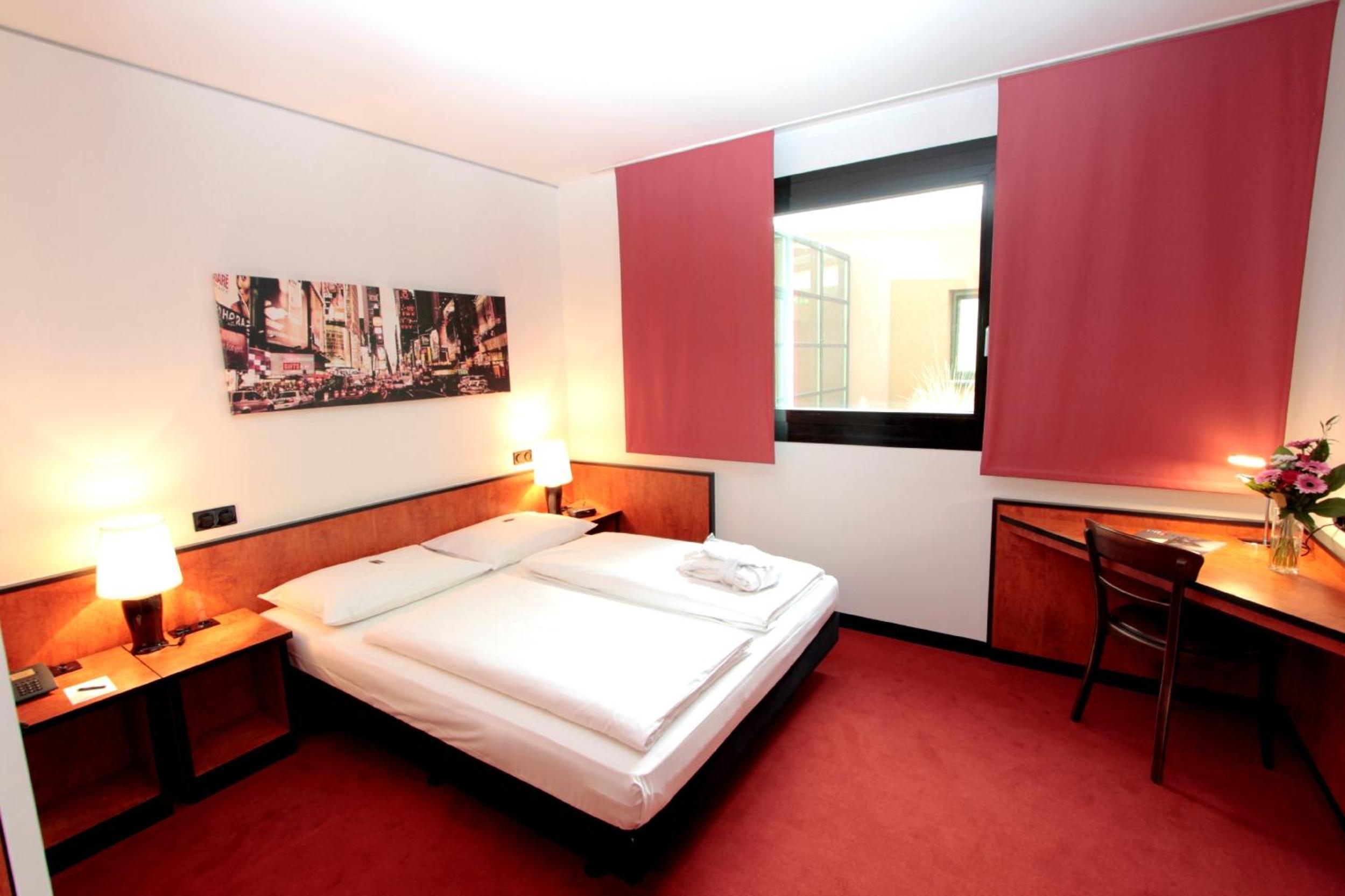 Standard Double Room photo 3
