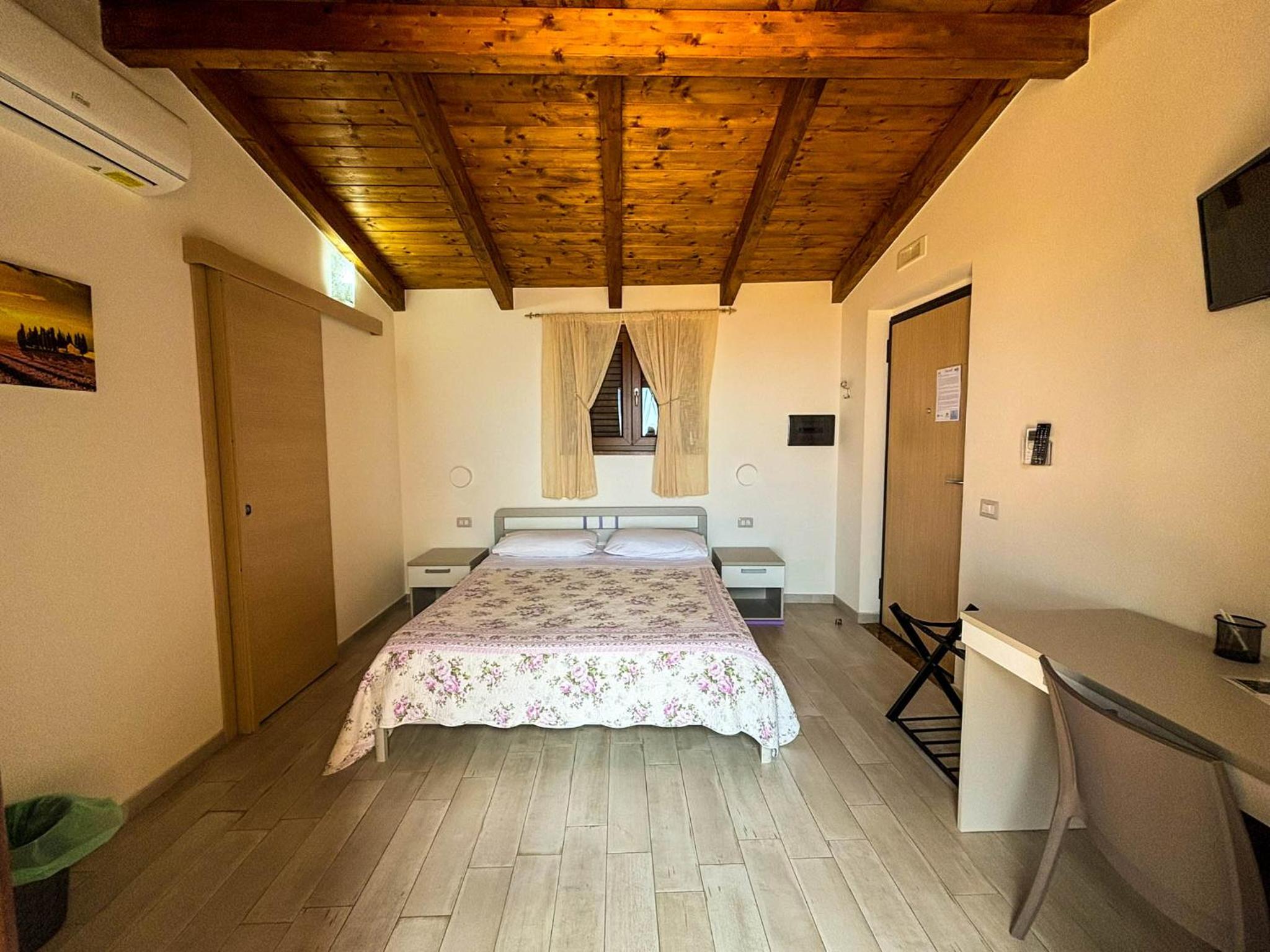 Double Room with Balcony and Sea View photo 2