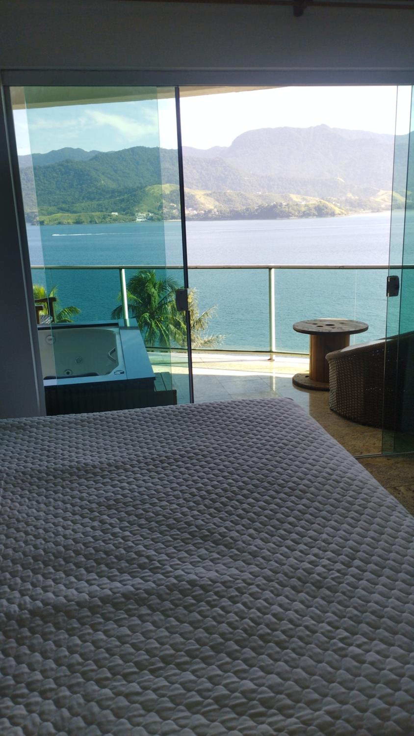 Family Room with Bath and Sea View photo 2