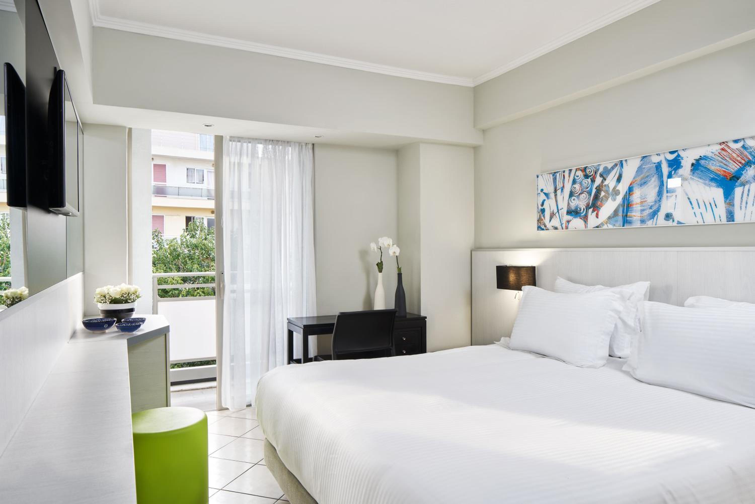 Classic Guestroom - Photo 7