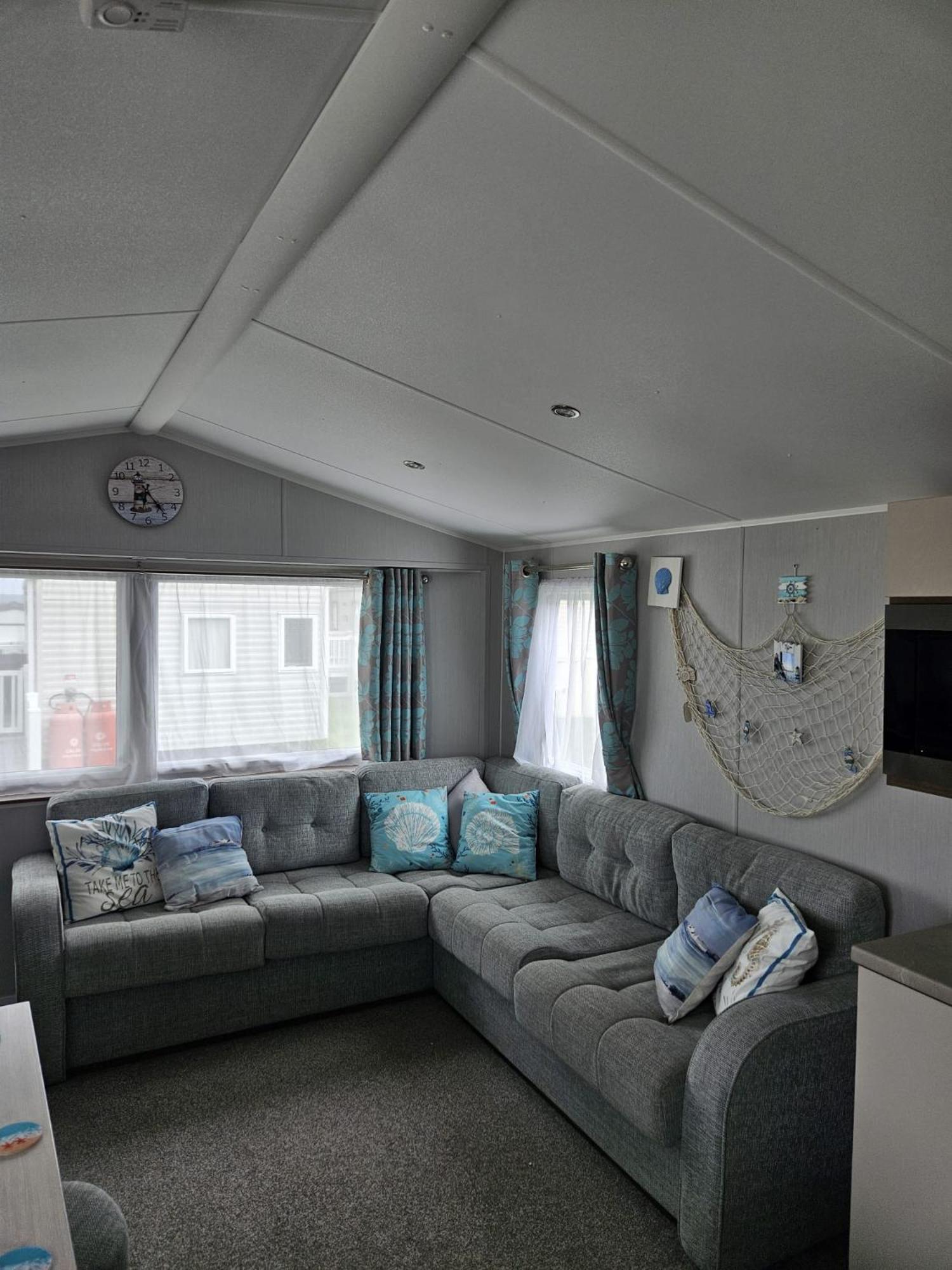 Mobile Home photo 1