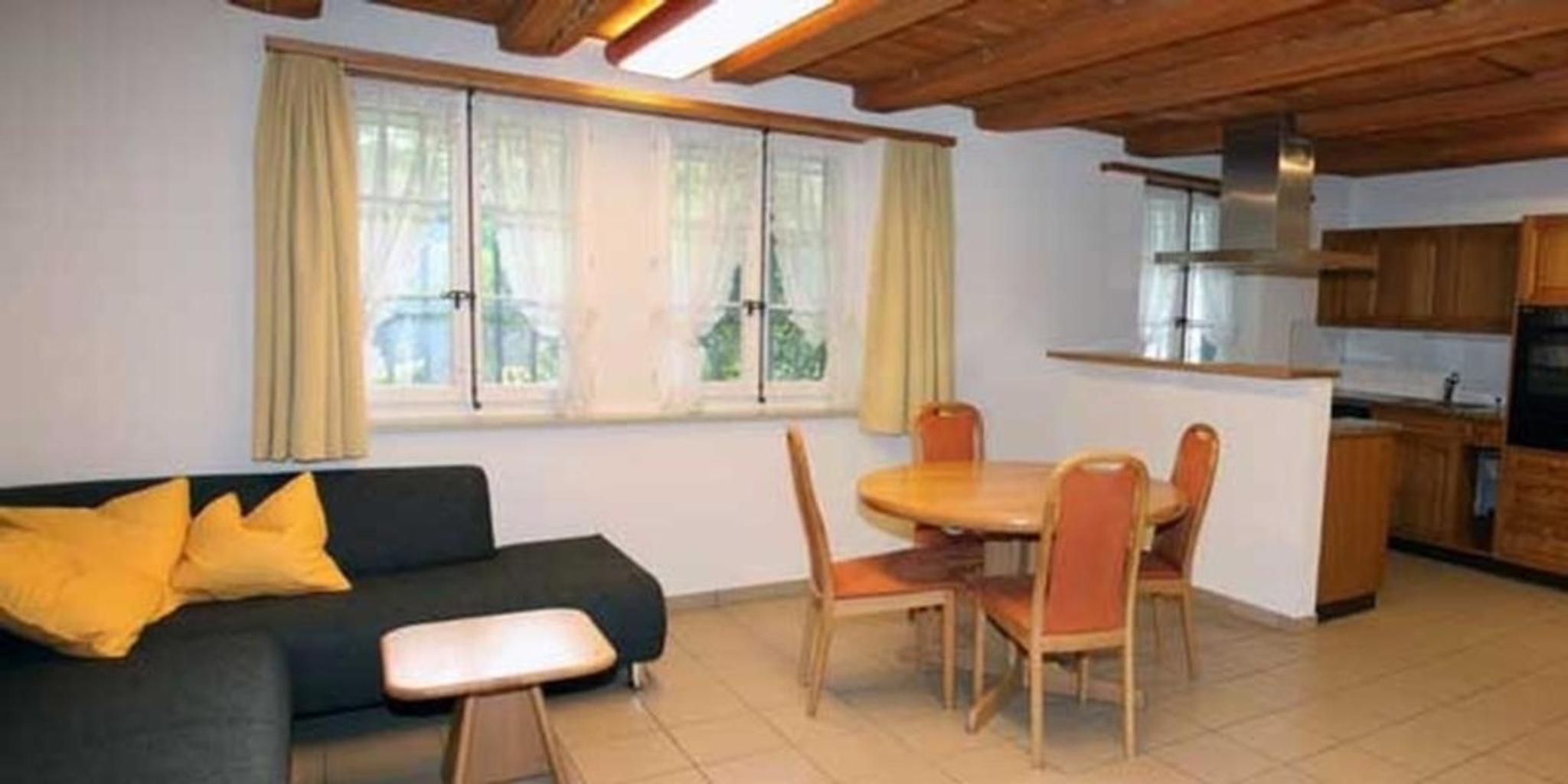 Apartment photo 2
