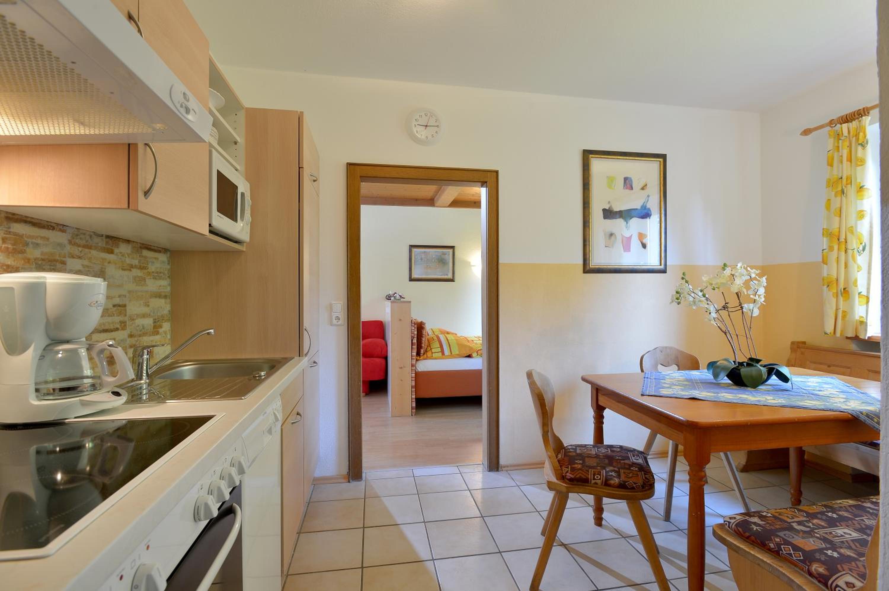 Apartment with Terrace 1 photo 3