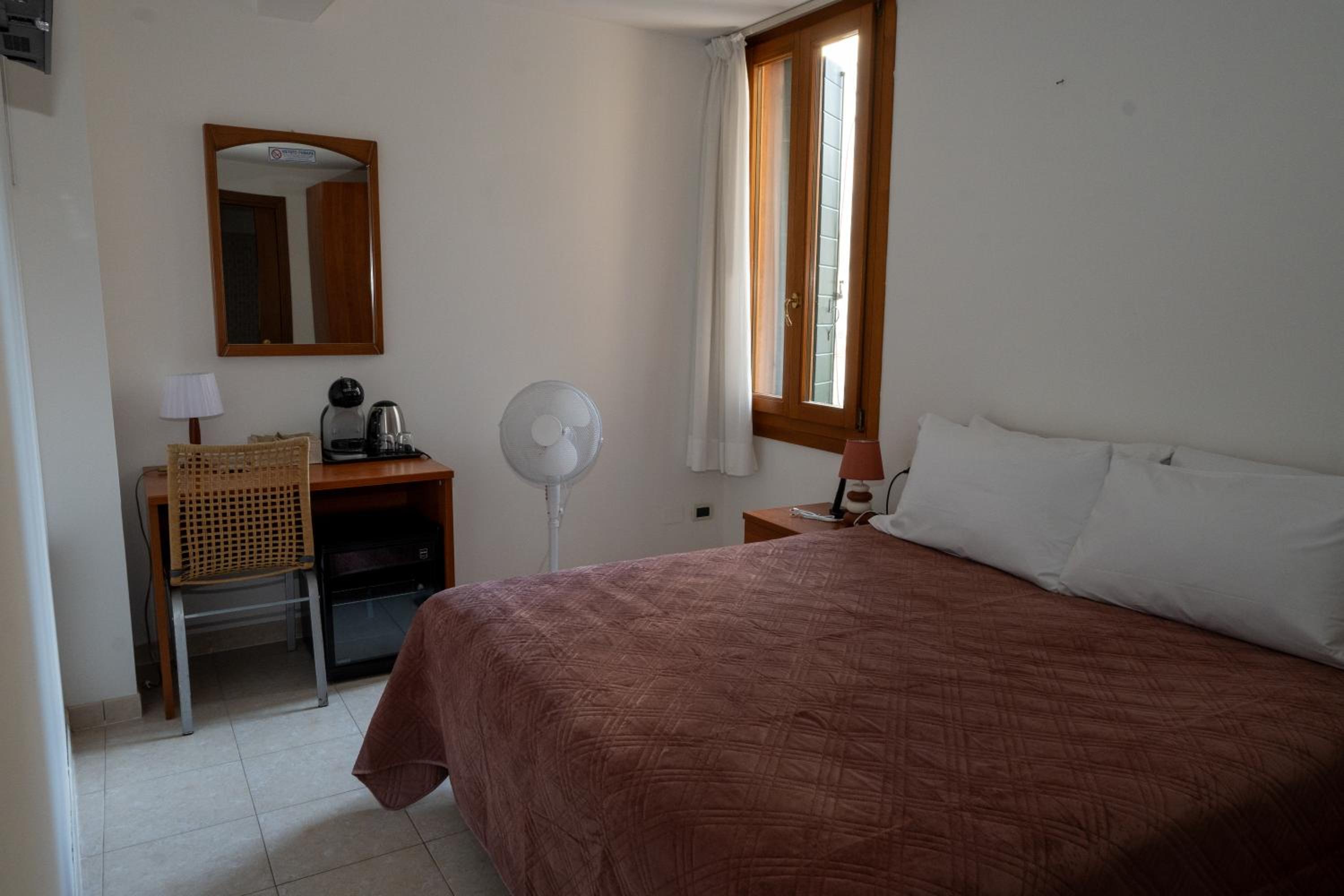 Standard Double Room photo 1