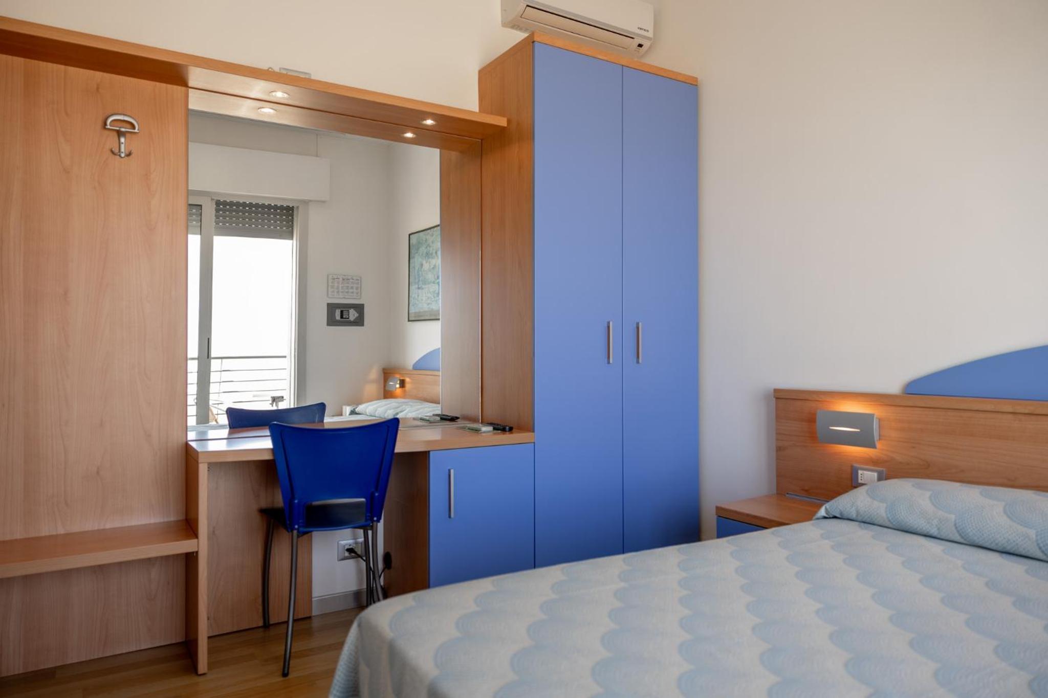 Double Room with Balcony - Sea Front photo 2
