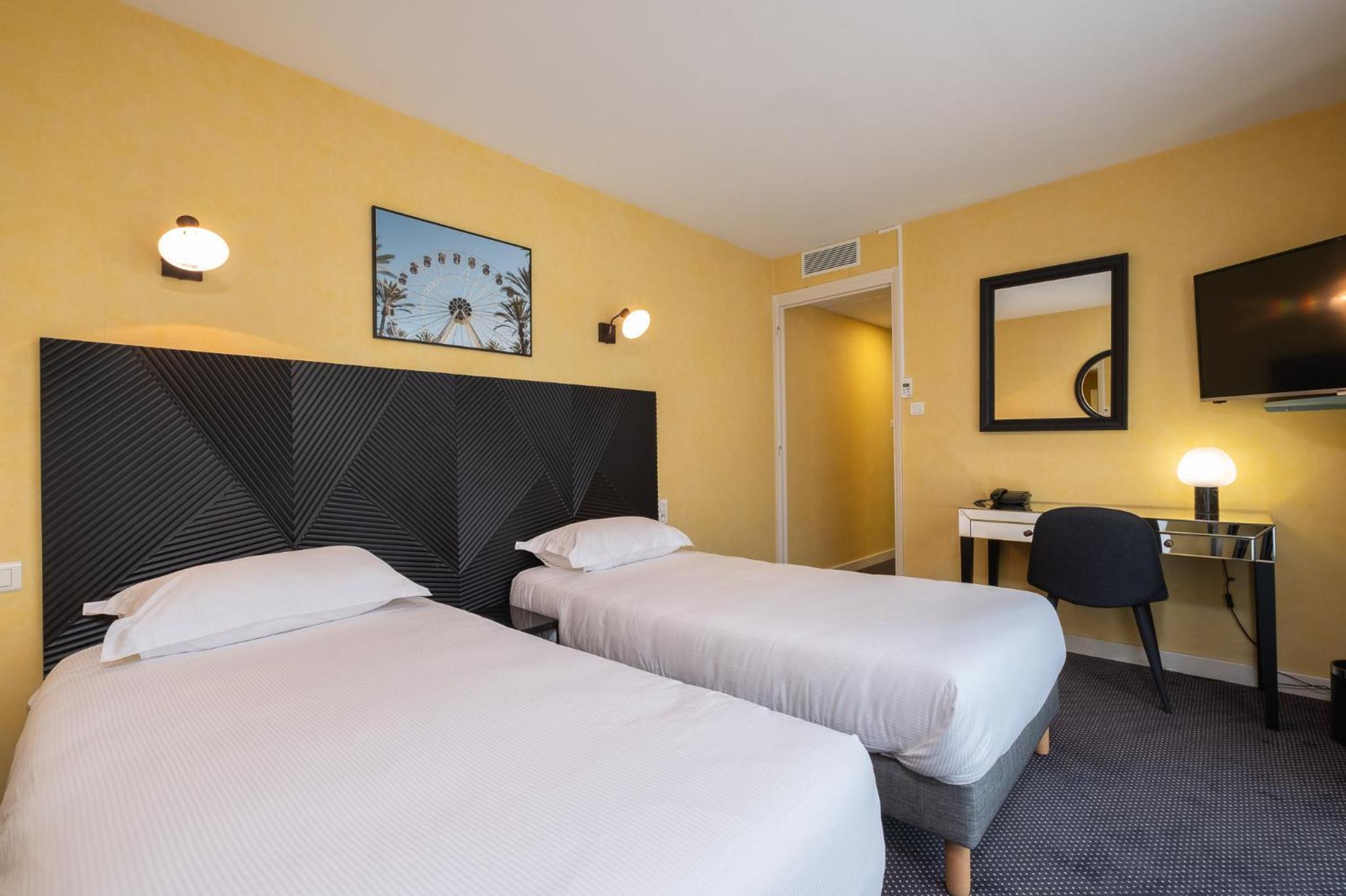 Comfort Twin Room with Balcony photo 3