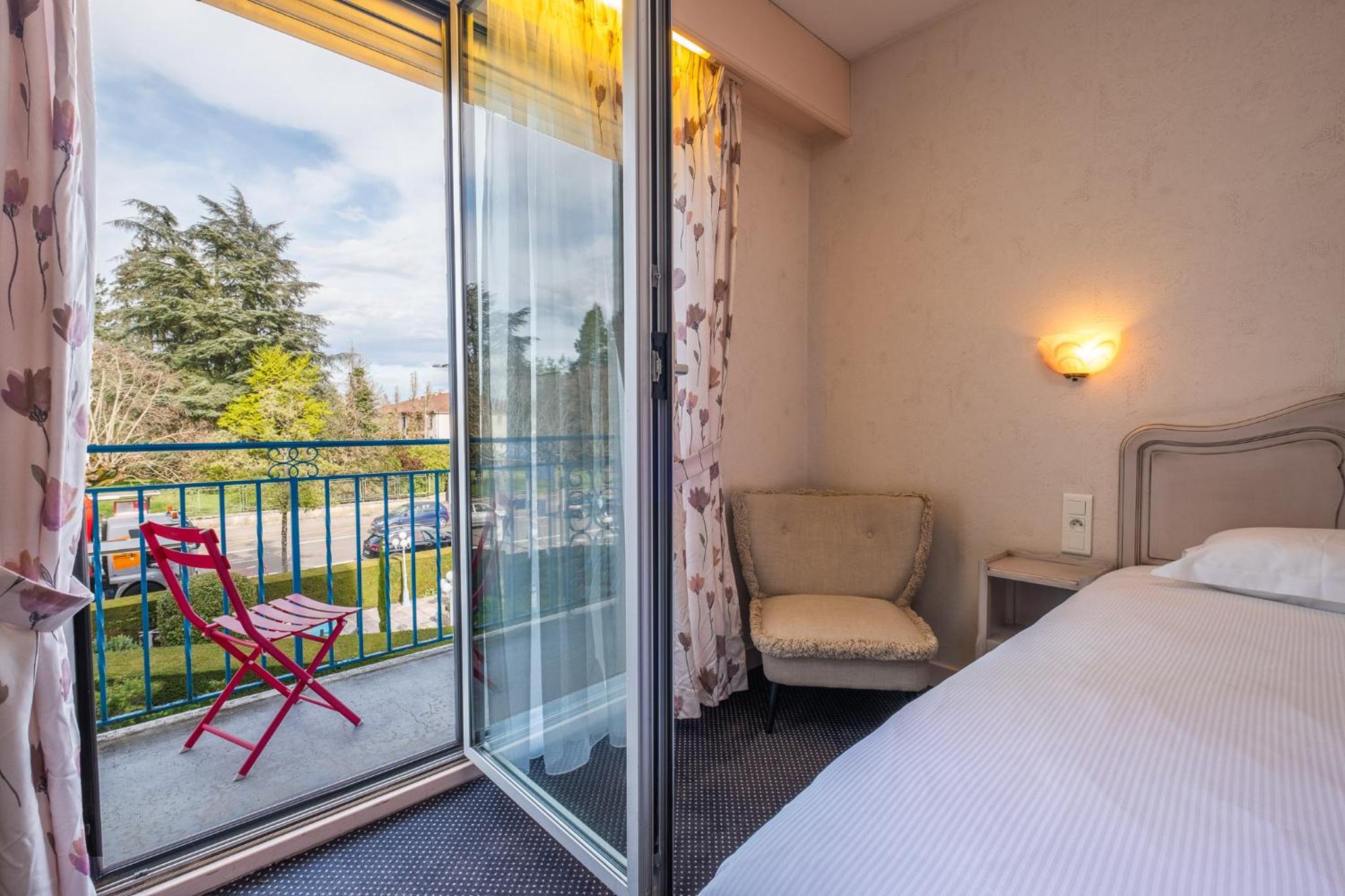 Comfort Twin Room with Balcony photo 2