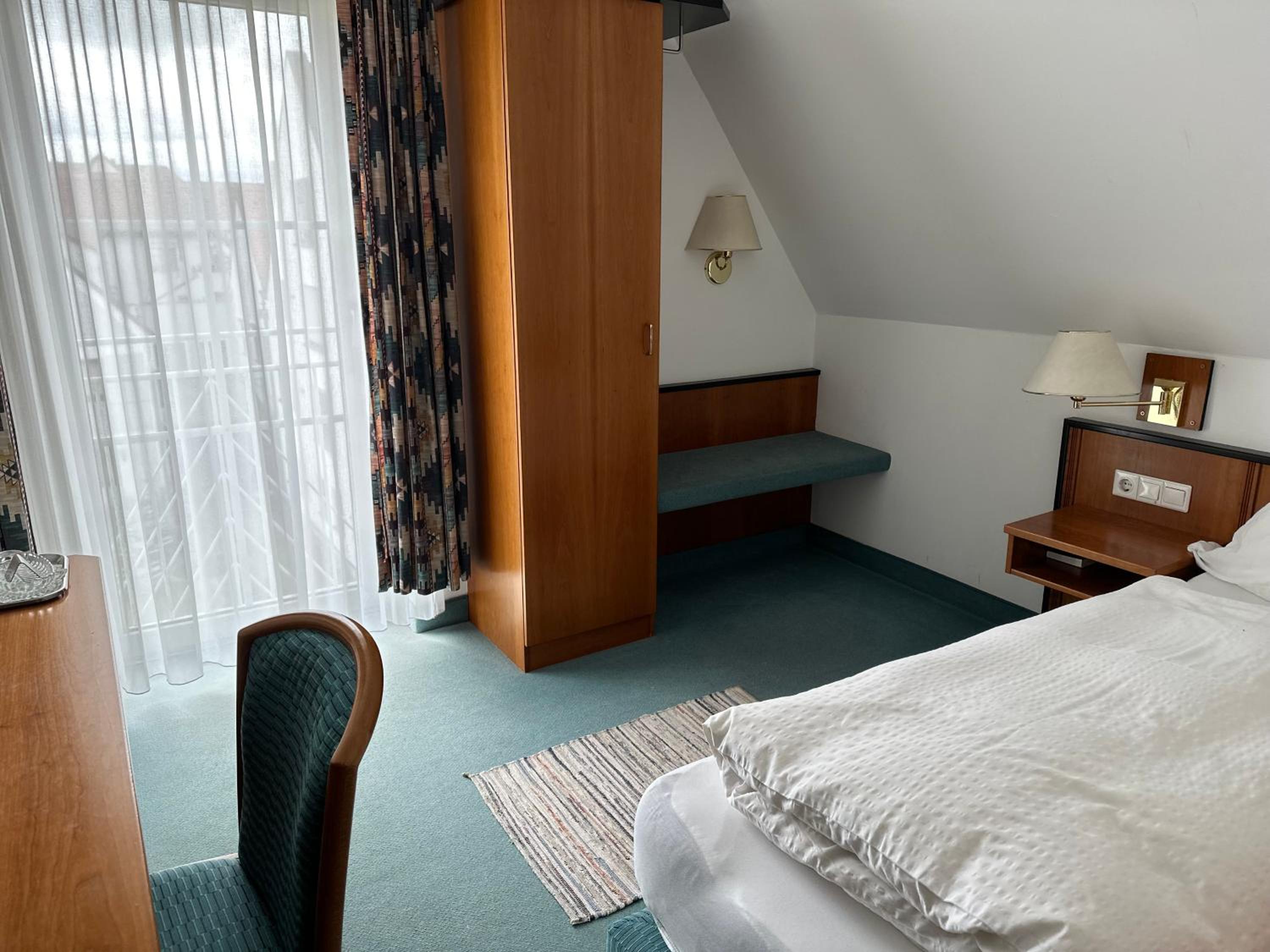 Single Room with Private Bathroom photo 3