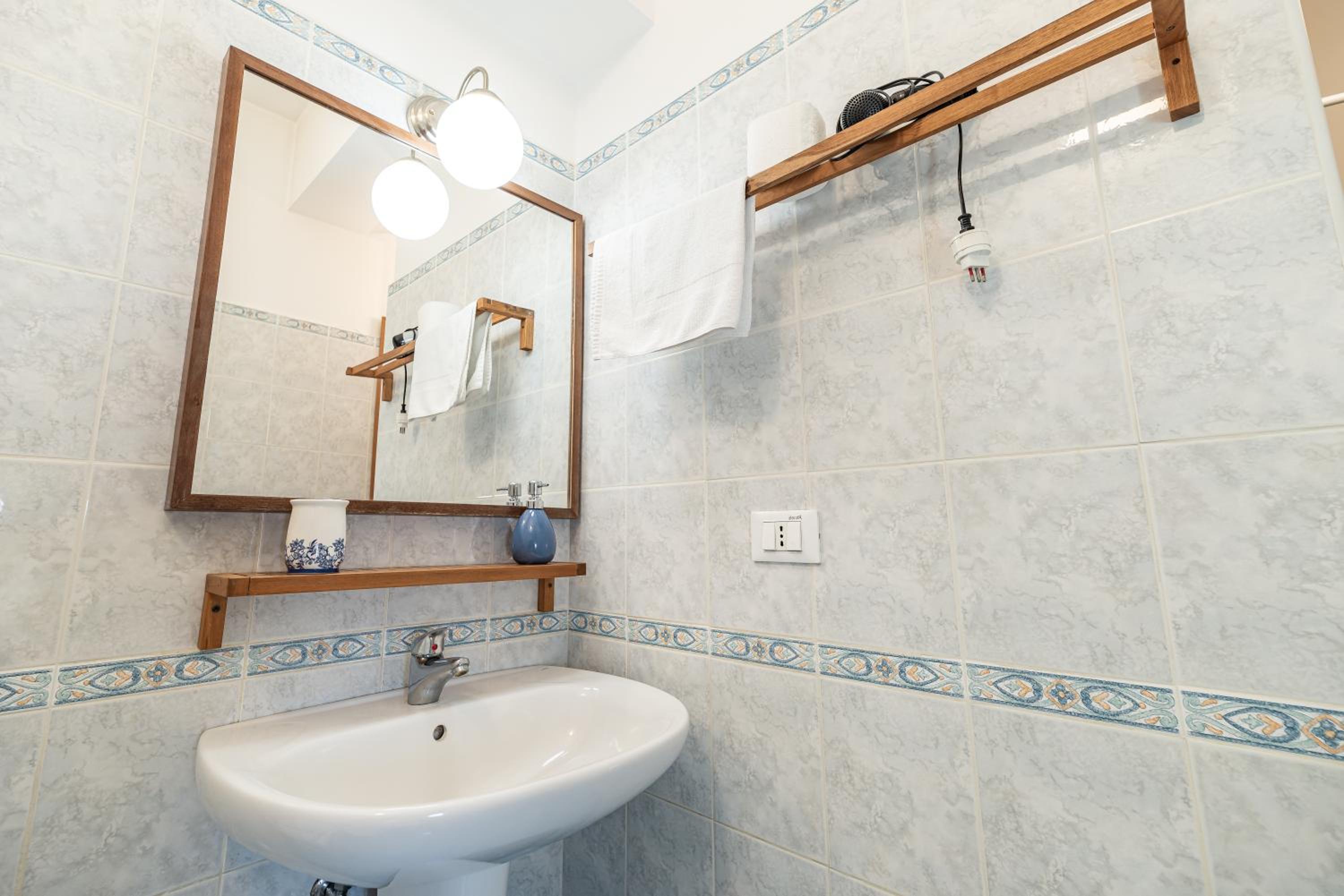 Double Room - Photo 4