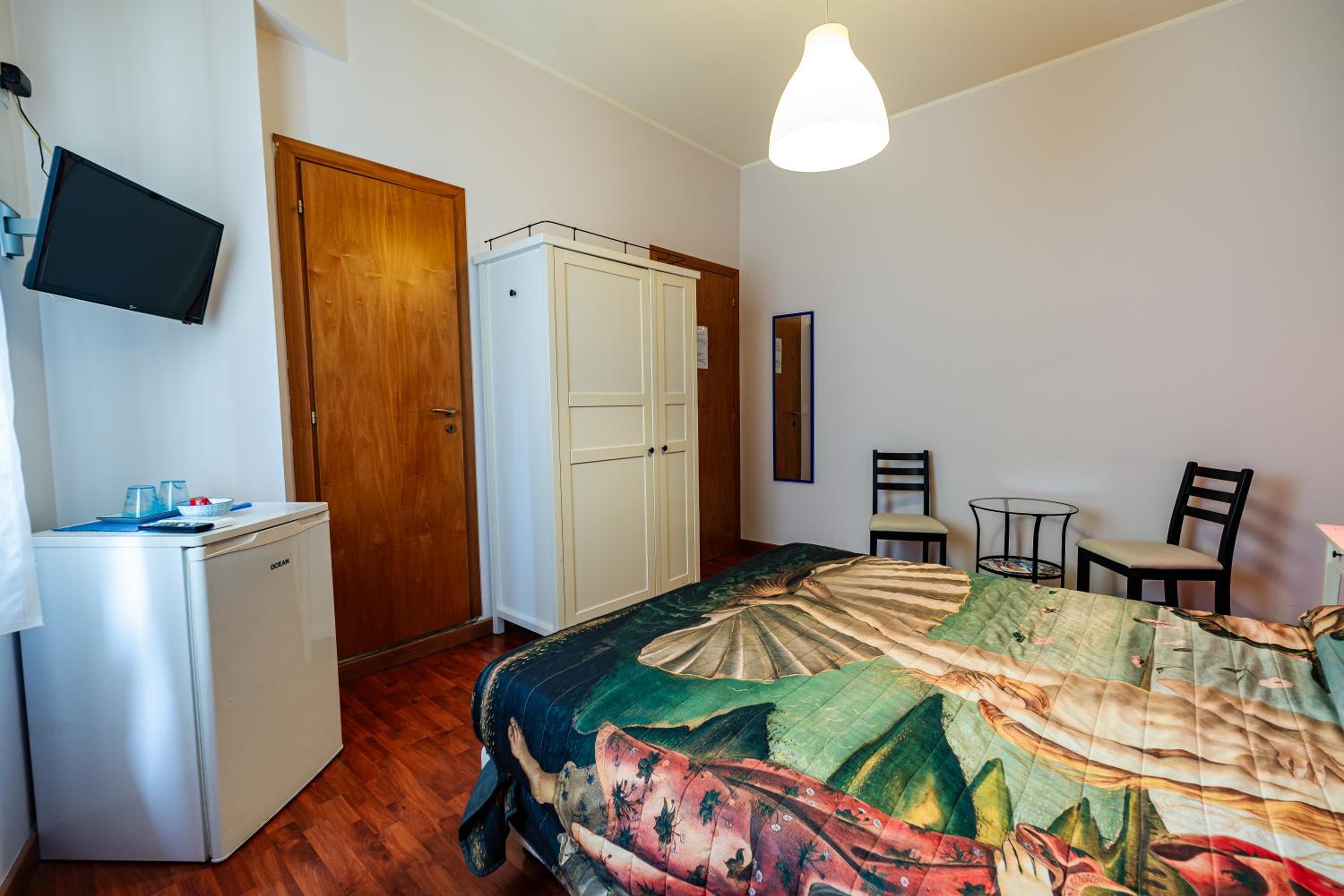 Double Room - Photo 2