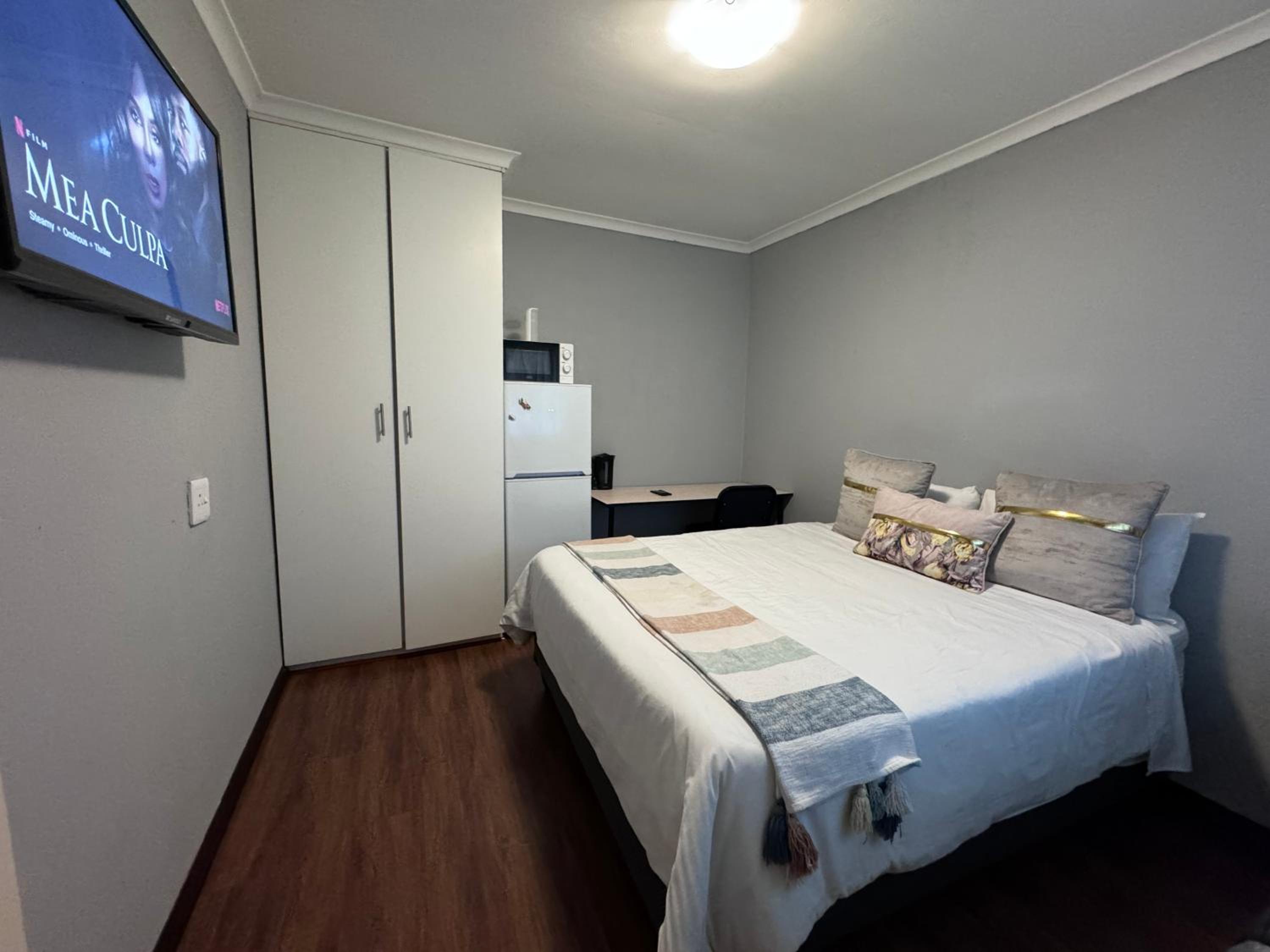 Double Room With Private Bathroom photo 2