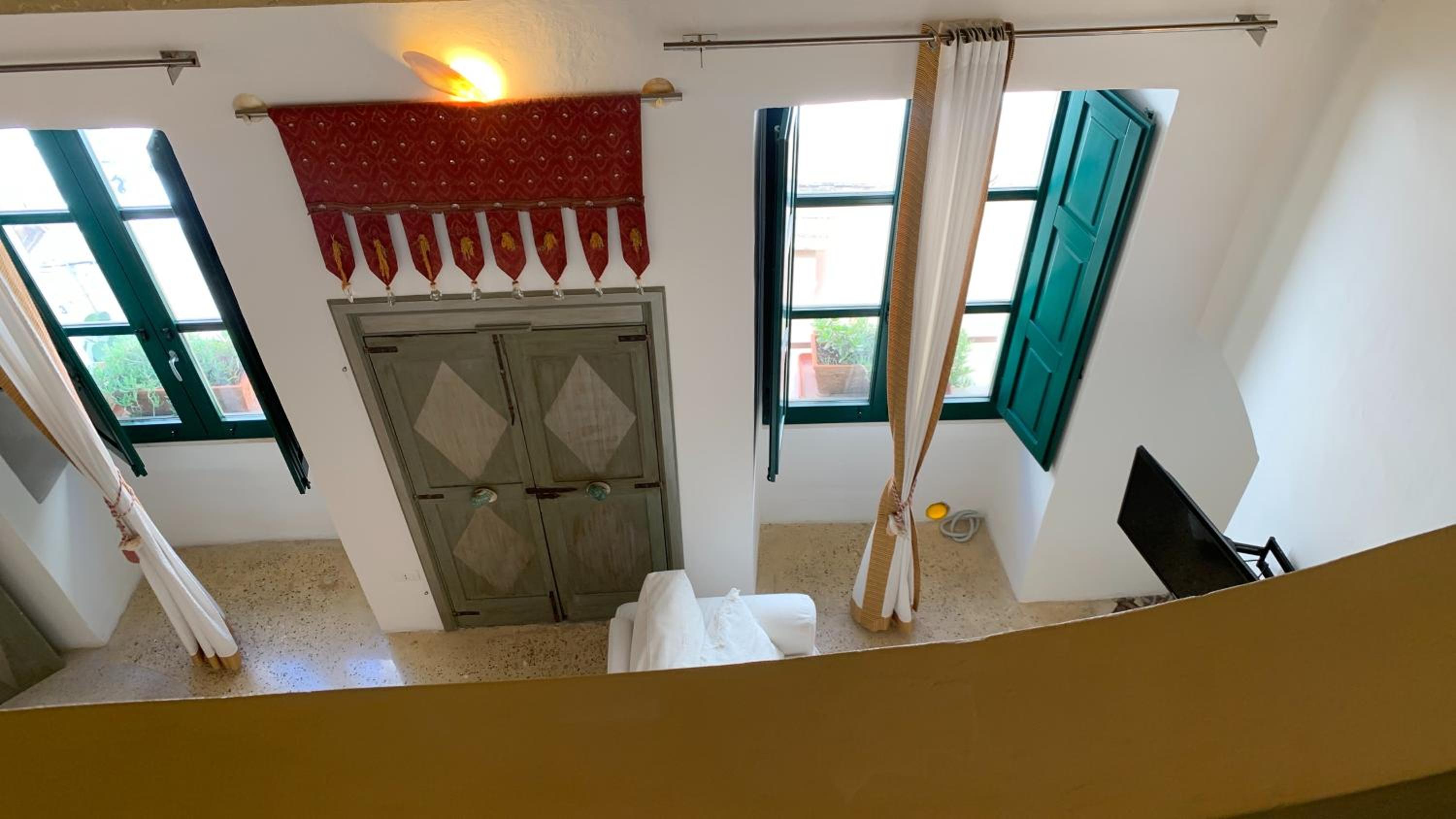 Deluxe Two-Bedroom Apartment with Terrace photo 3