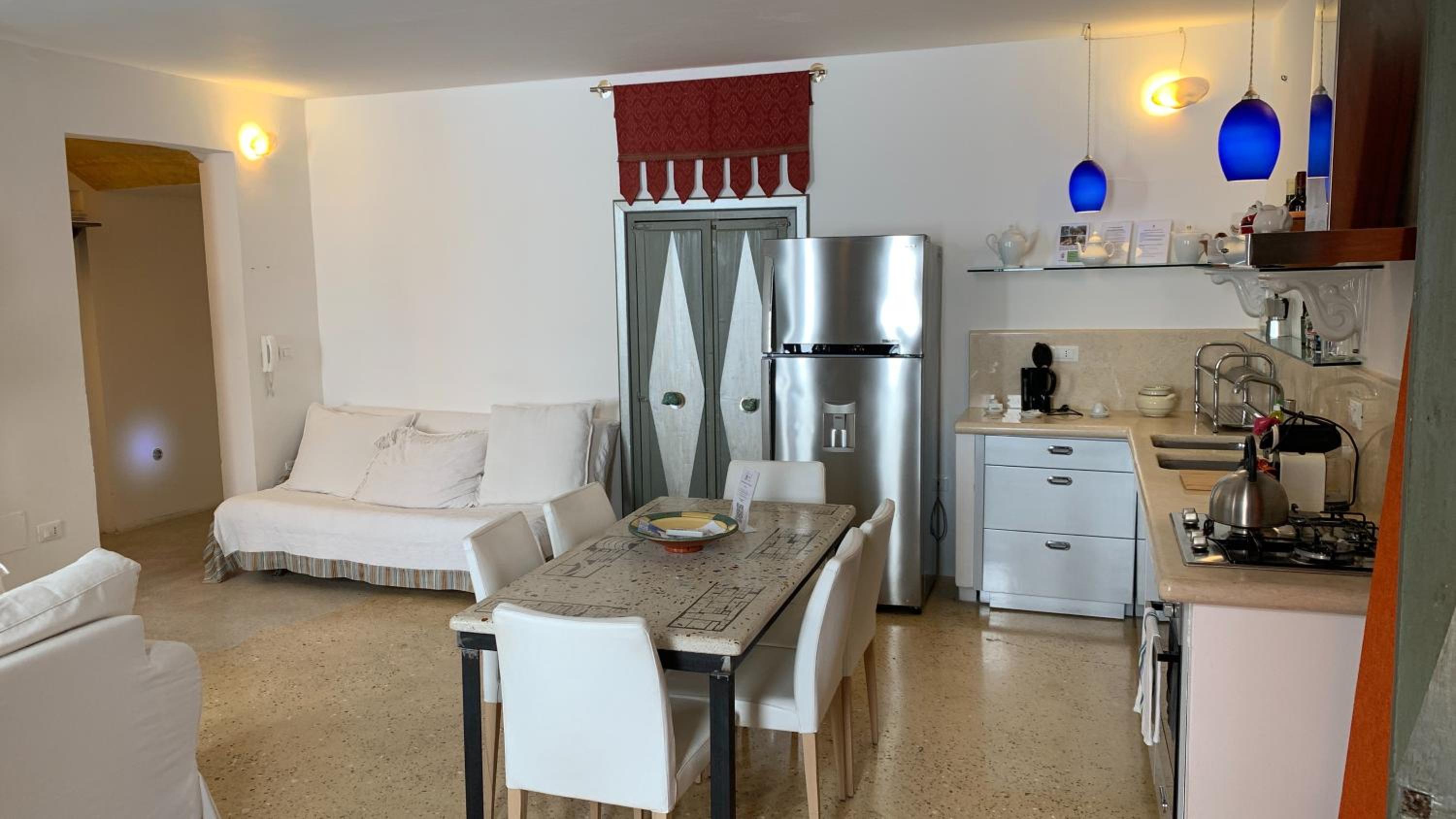 Deluxe Two-Bedroom Apartment with Terrace photo 2