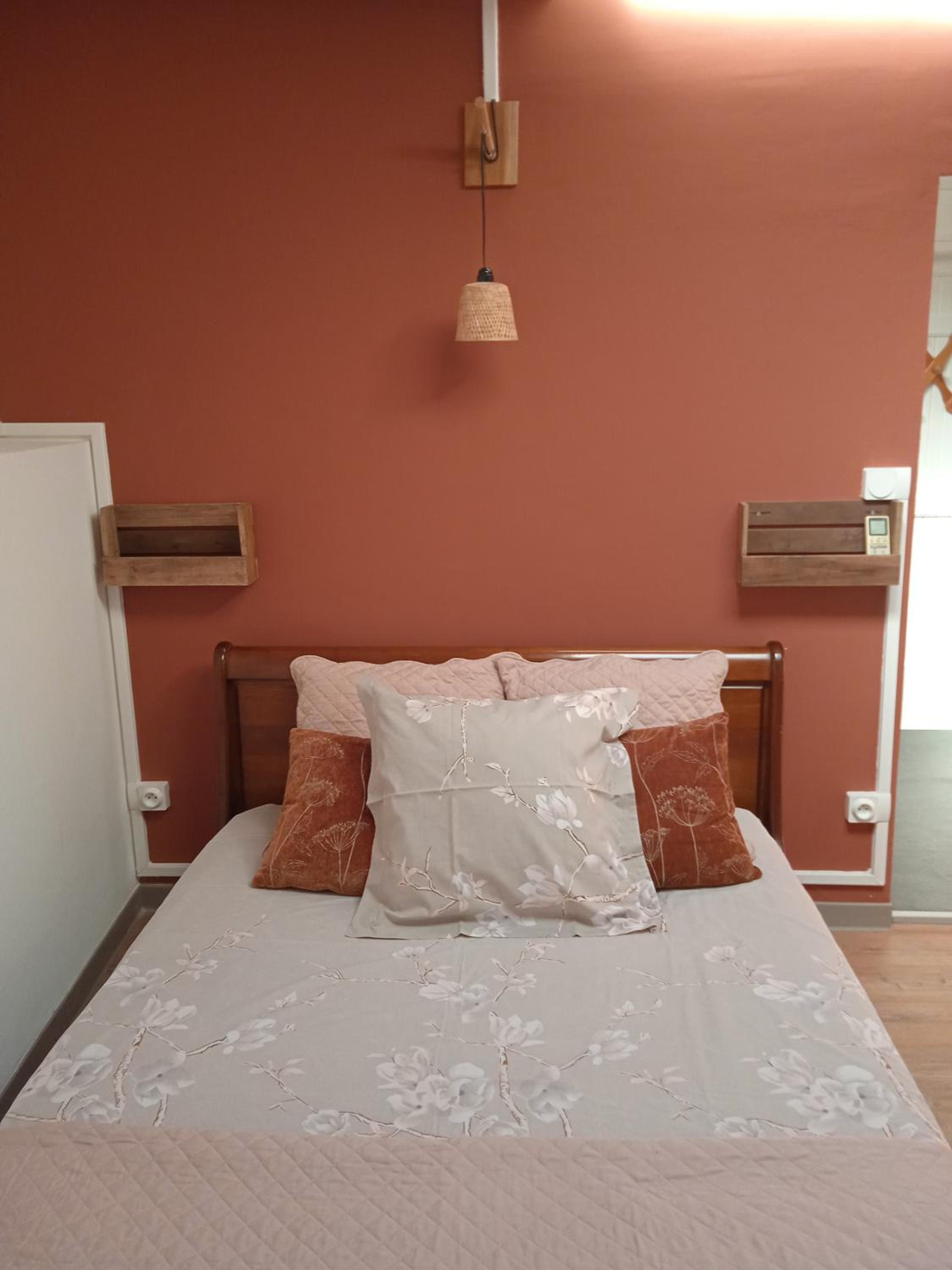 One-Bedroom House photo 1