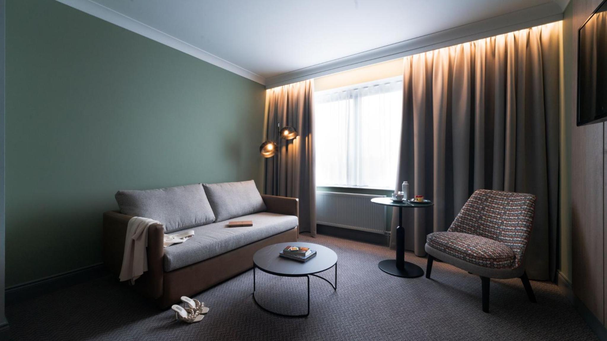 Signature Suite