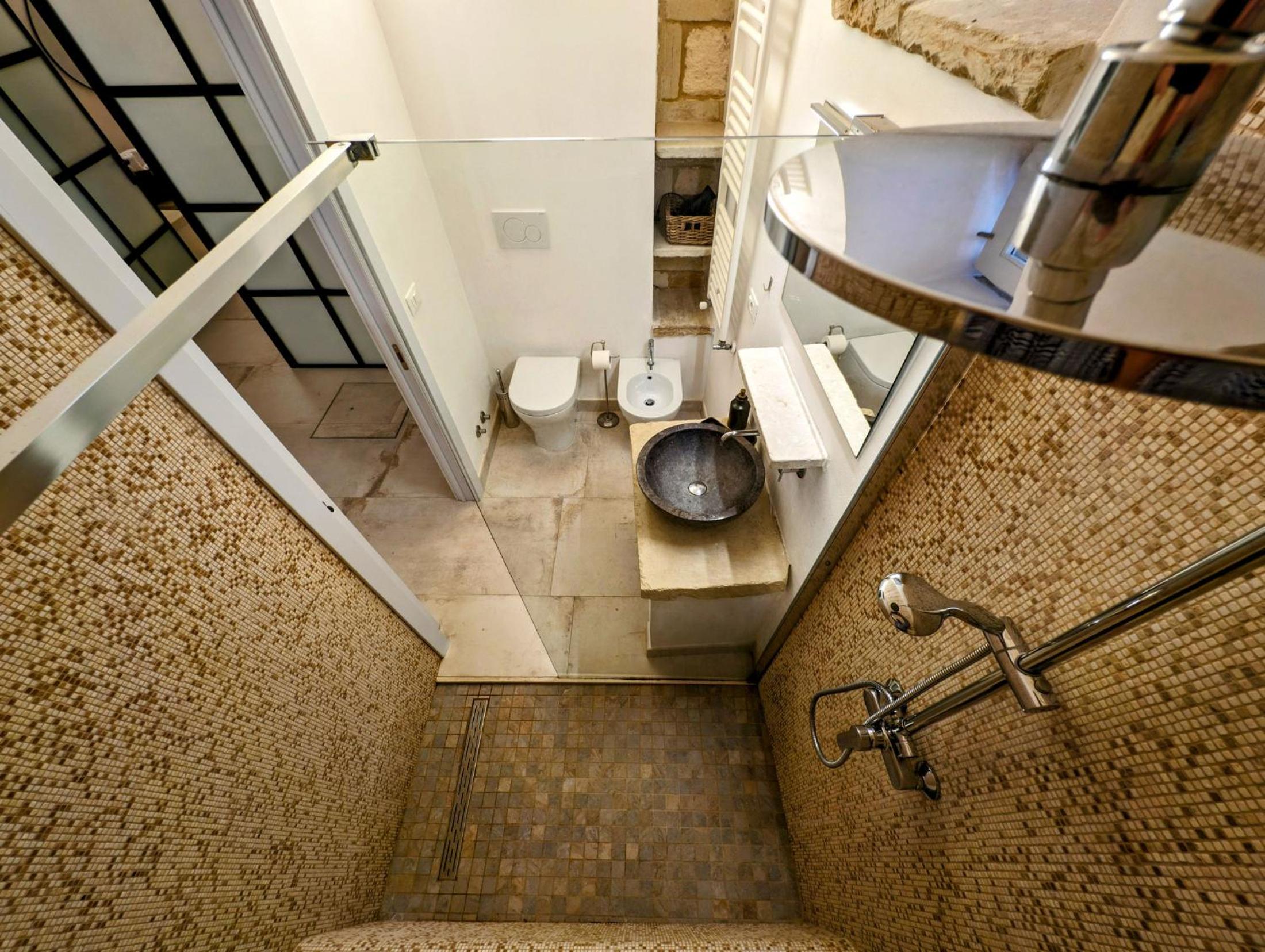 One-Bedroom House - Photo 12
