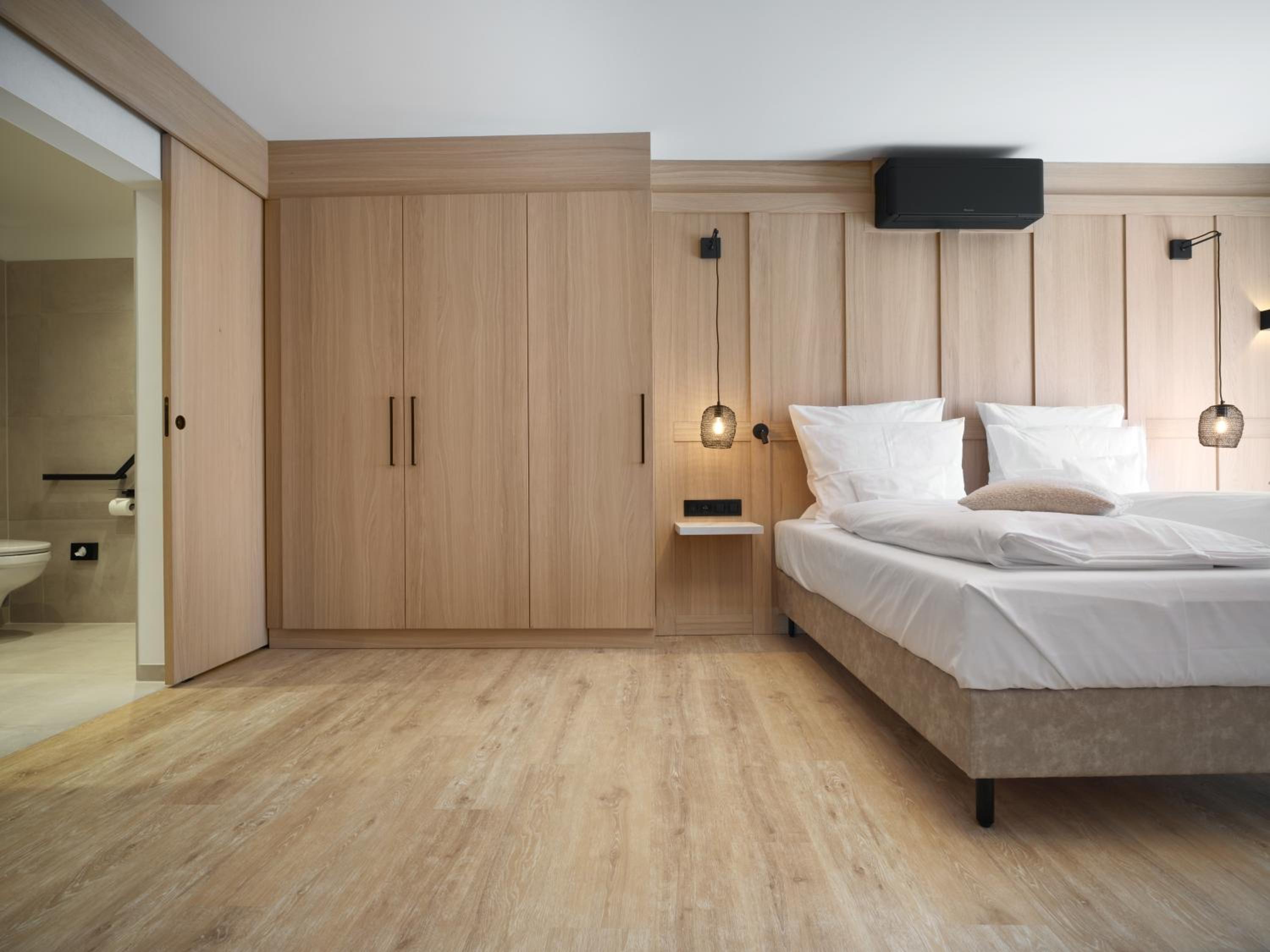 Double Room - Disability Access photo 3