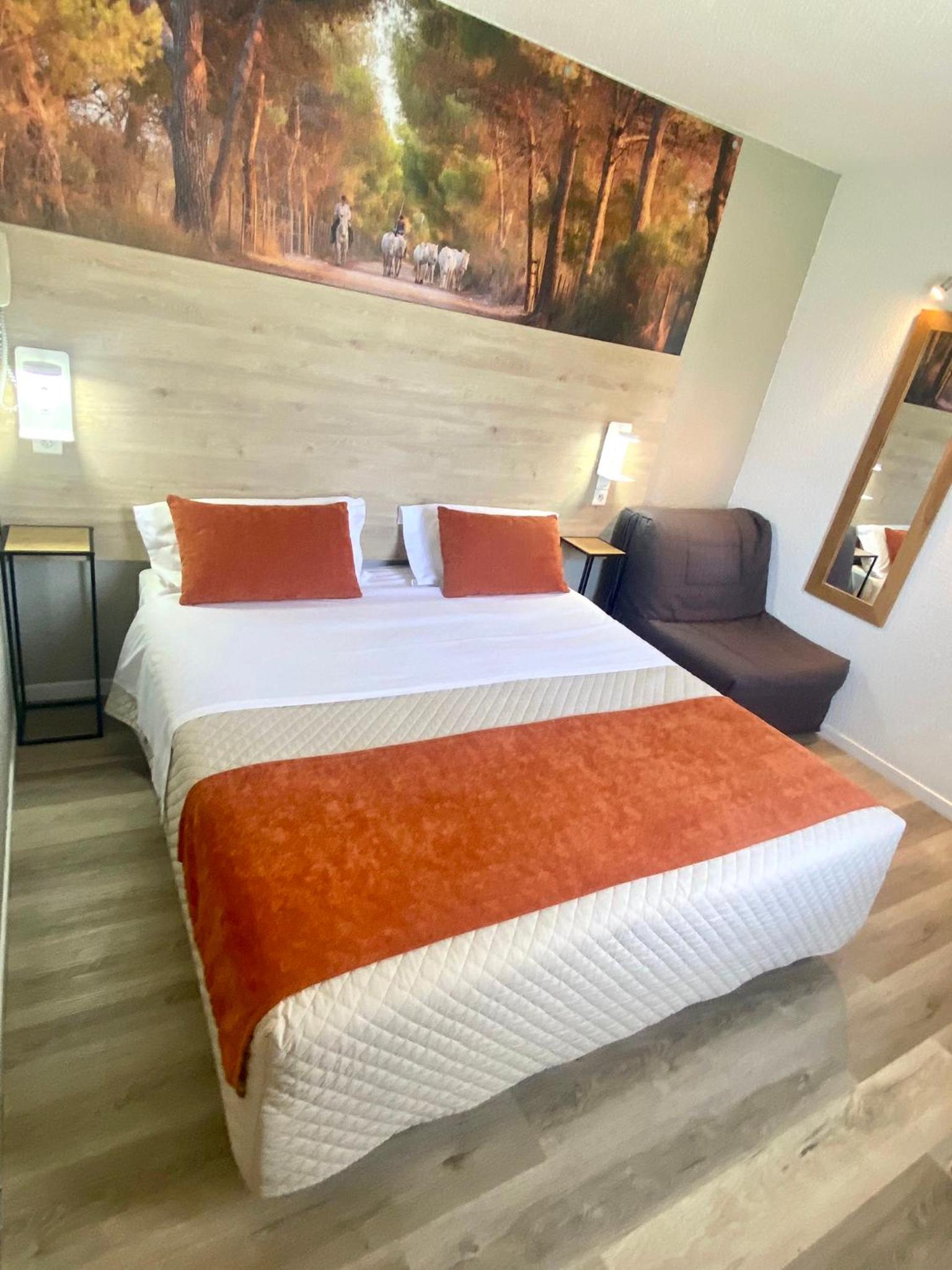 Standard Double or Twin Room - Photo 1
