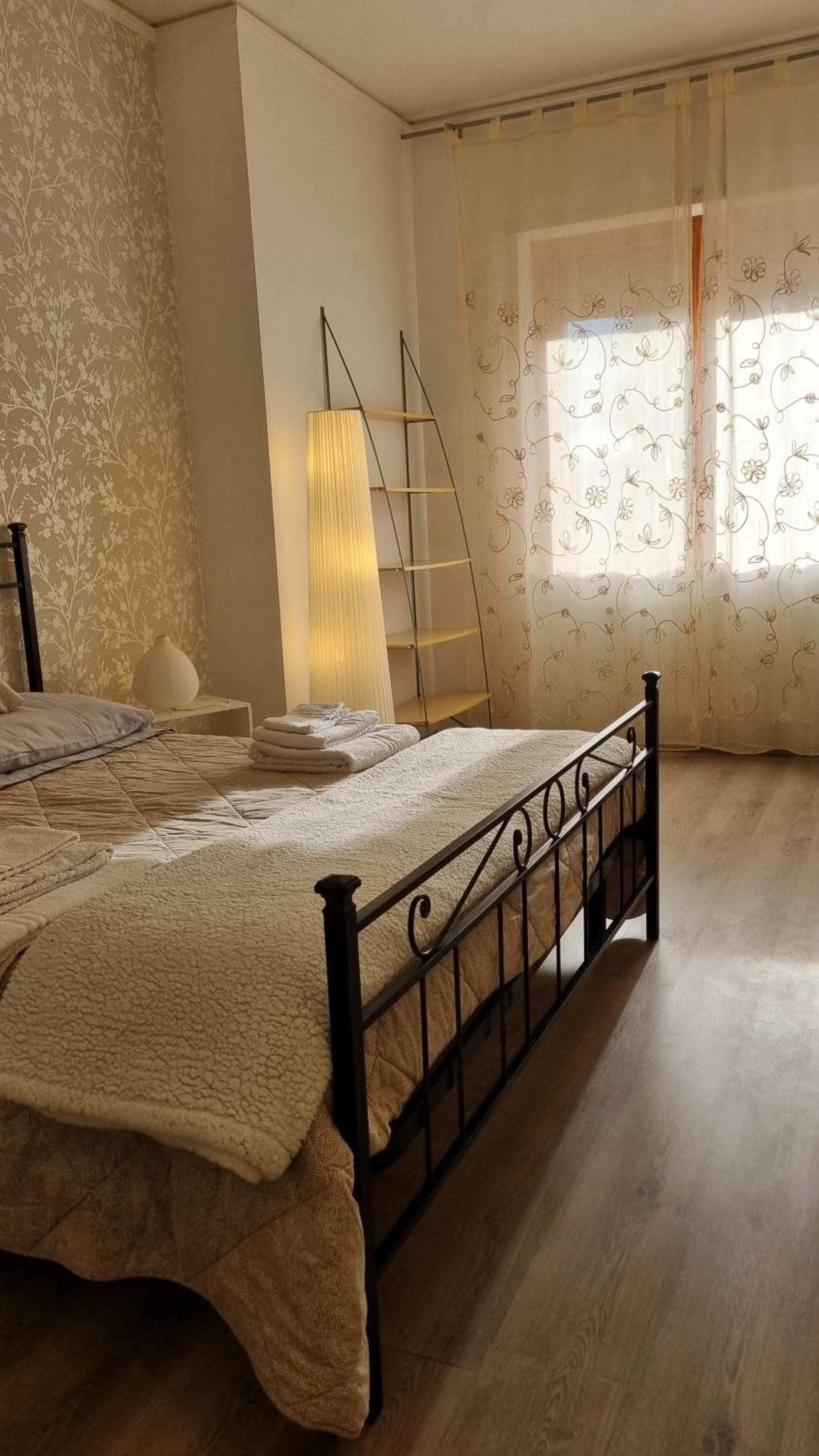 One-Bedroom Apartment - Non-Smoking photo 2