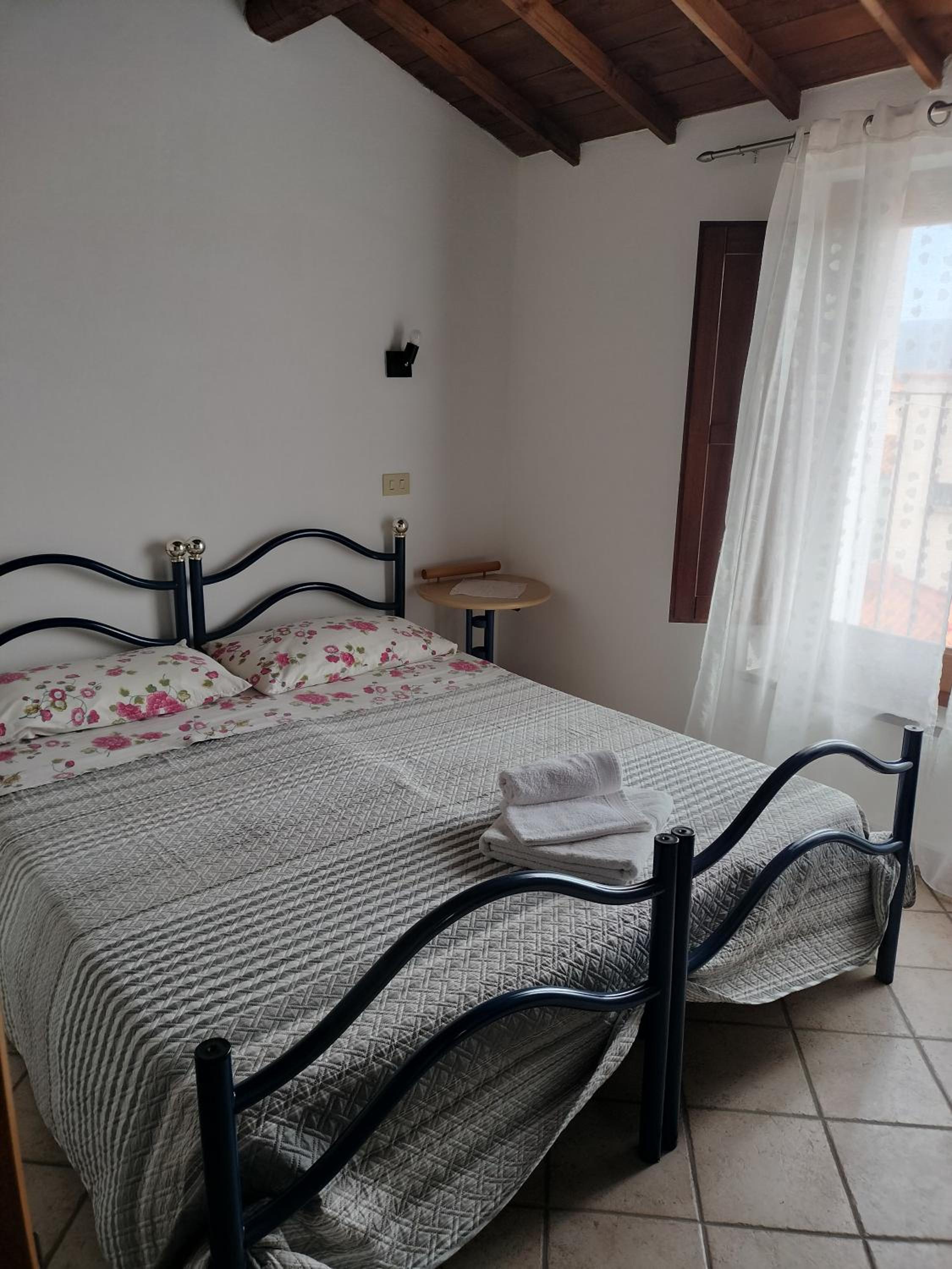 Double Room with Private External Bathroom - Photo 7