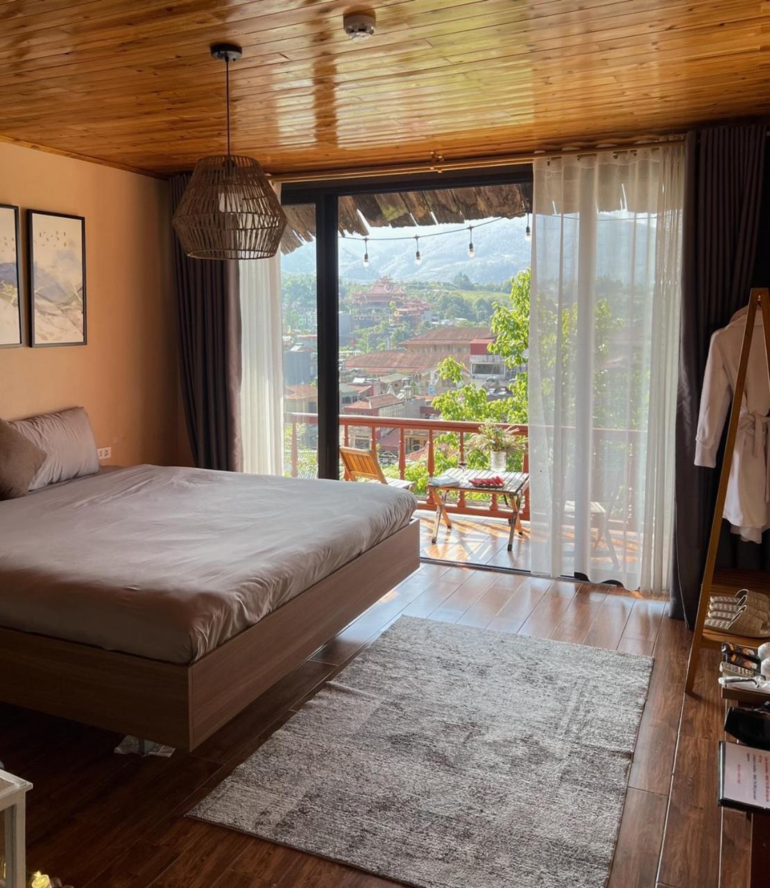 King Room with Balcony