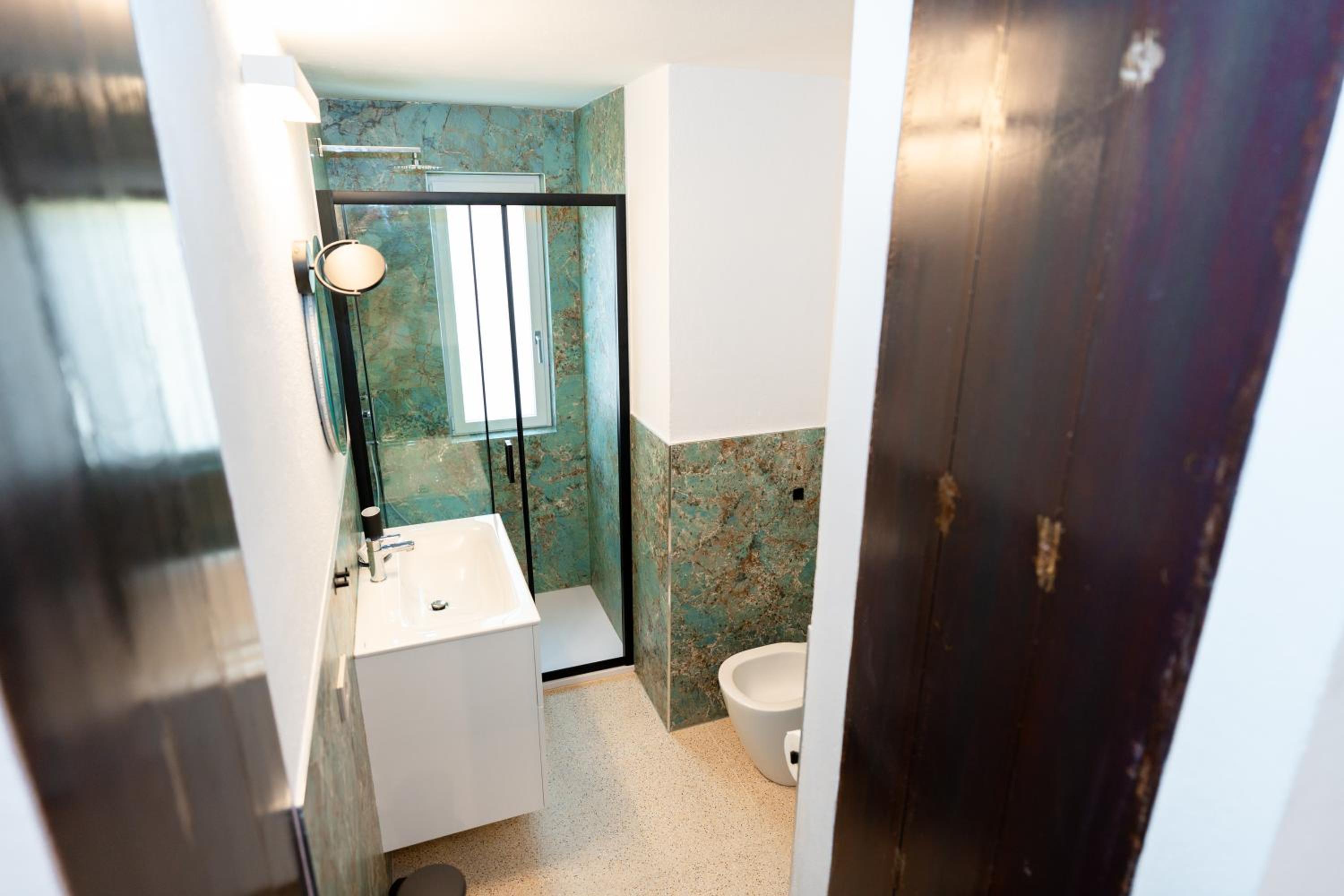 Superior King Room photo 2