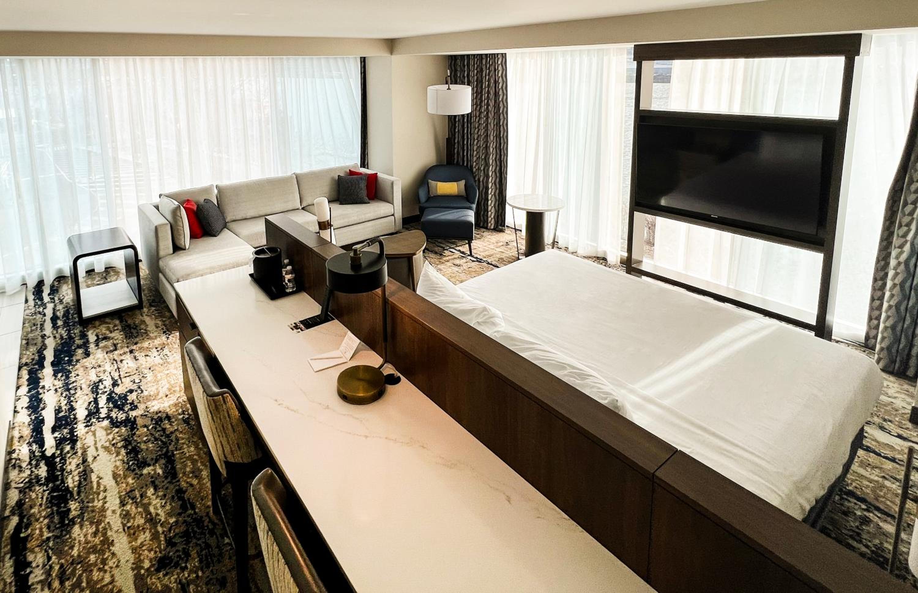 Suite - Photo 2