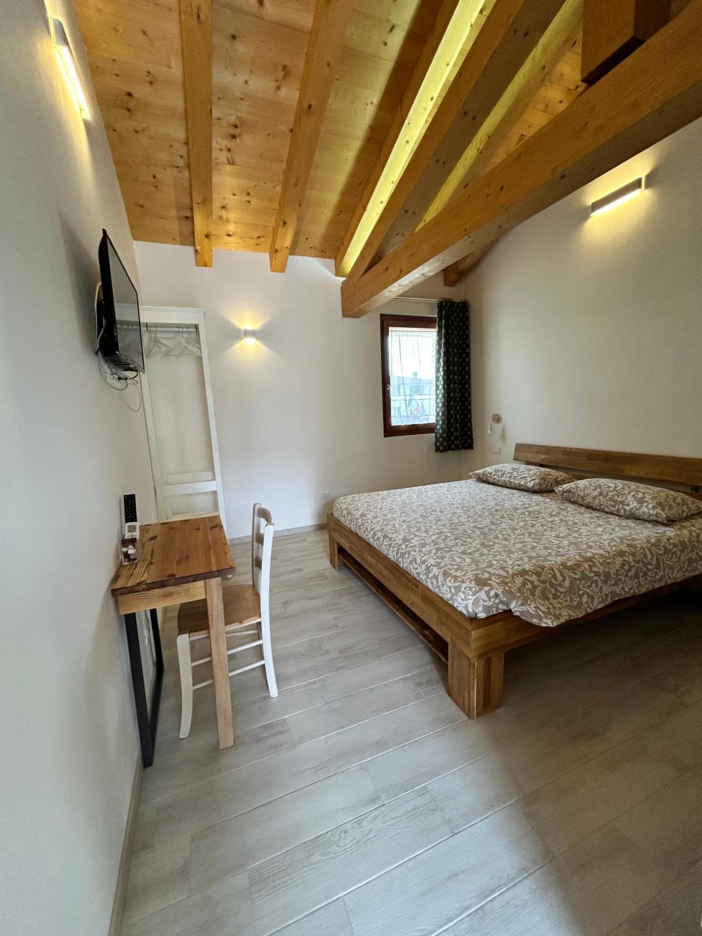 Large Double Room photo 1