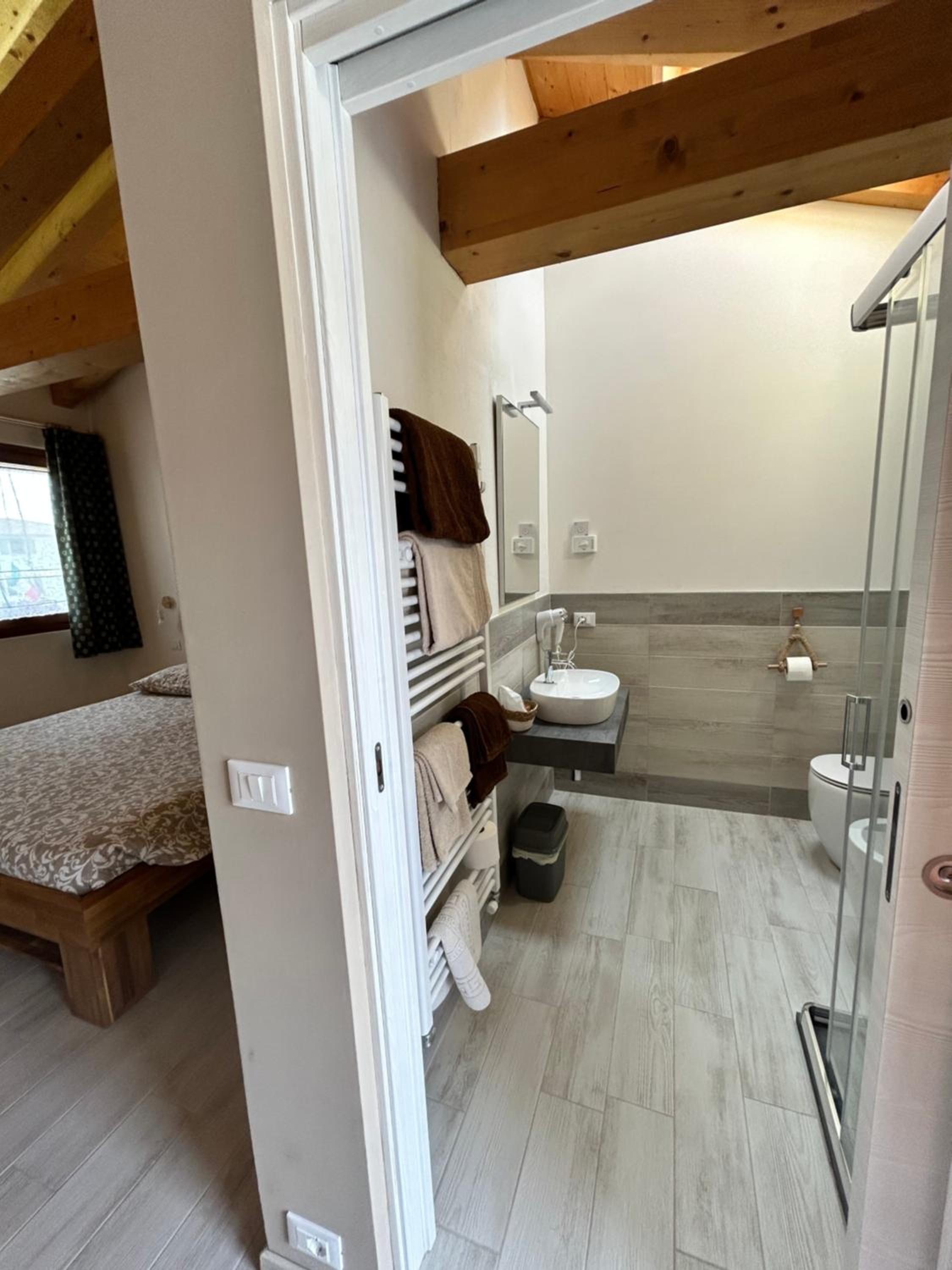 Large Double Room photo 2