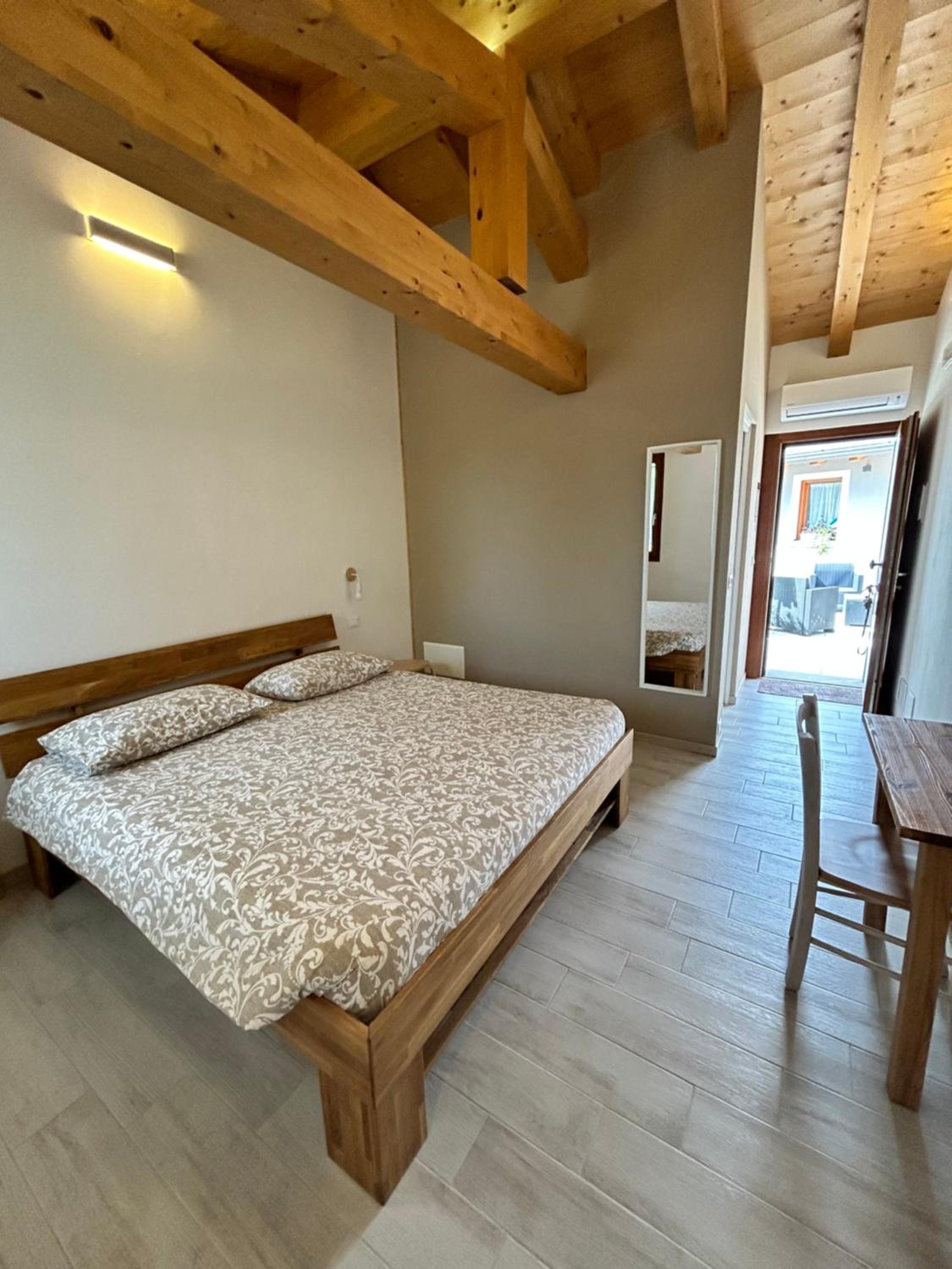Large Double Room photo 3