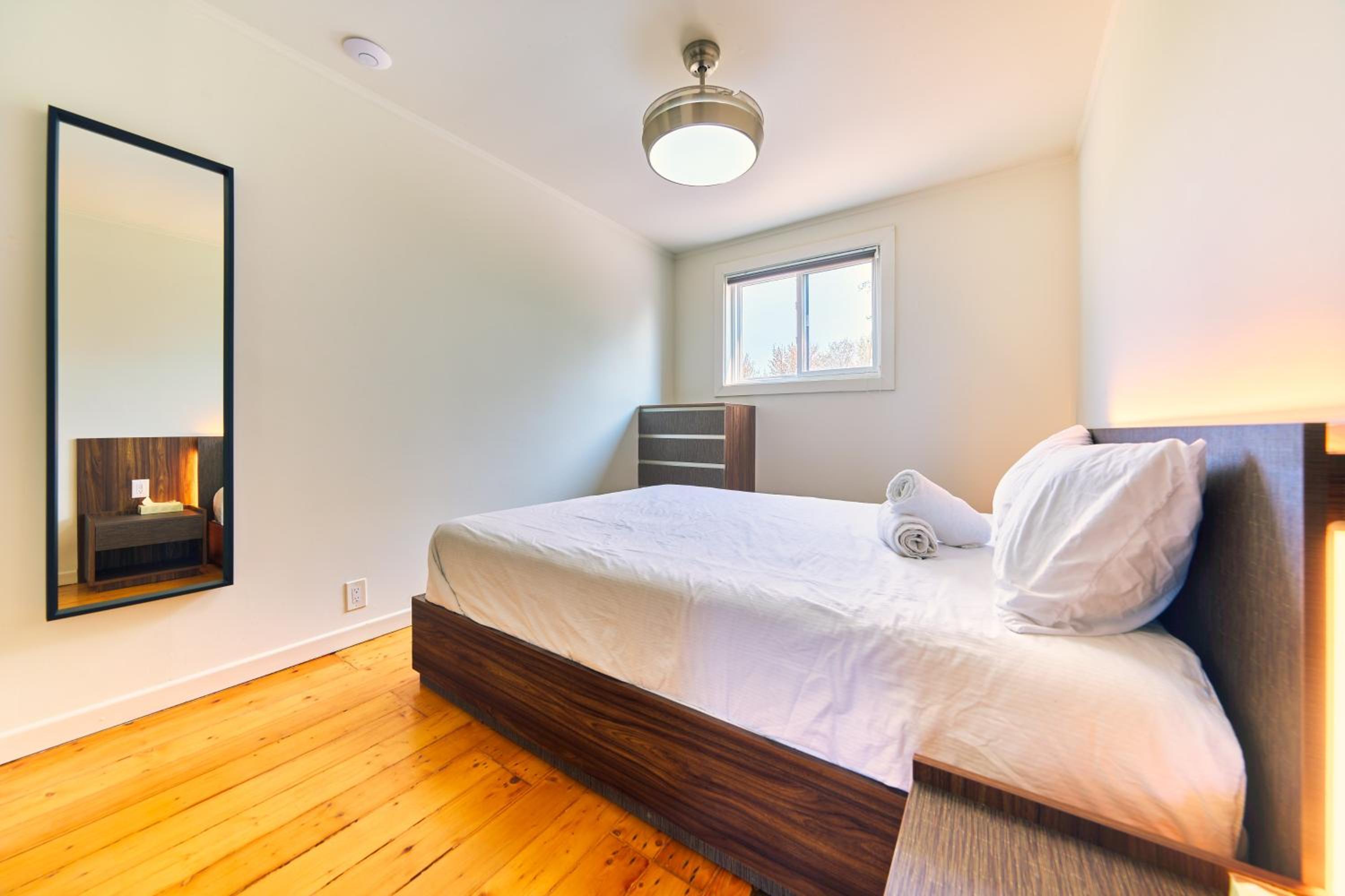 Five-Bedroom House Suite 200
