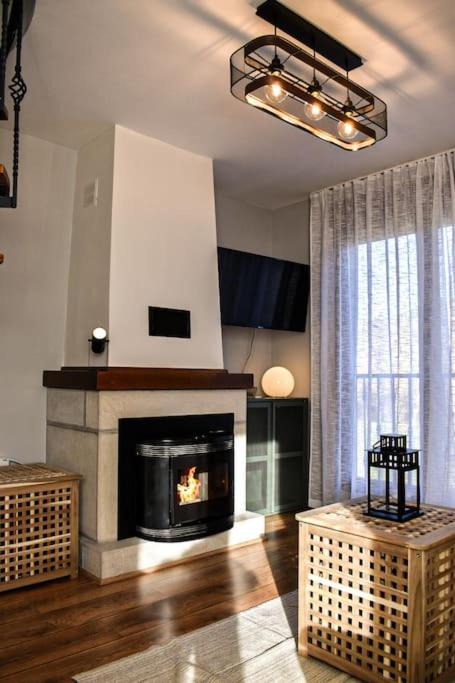 Two-Bedroom Apartment with Mountain View photo 2