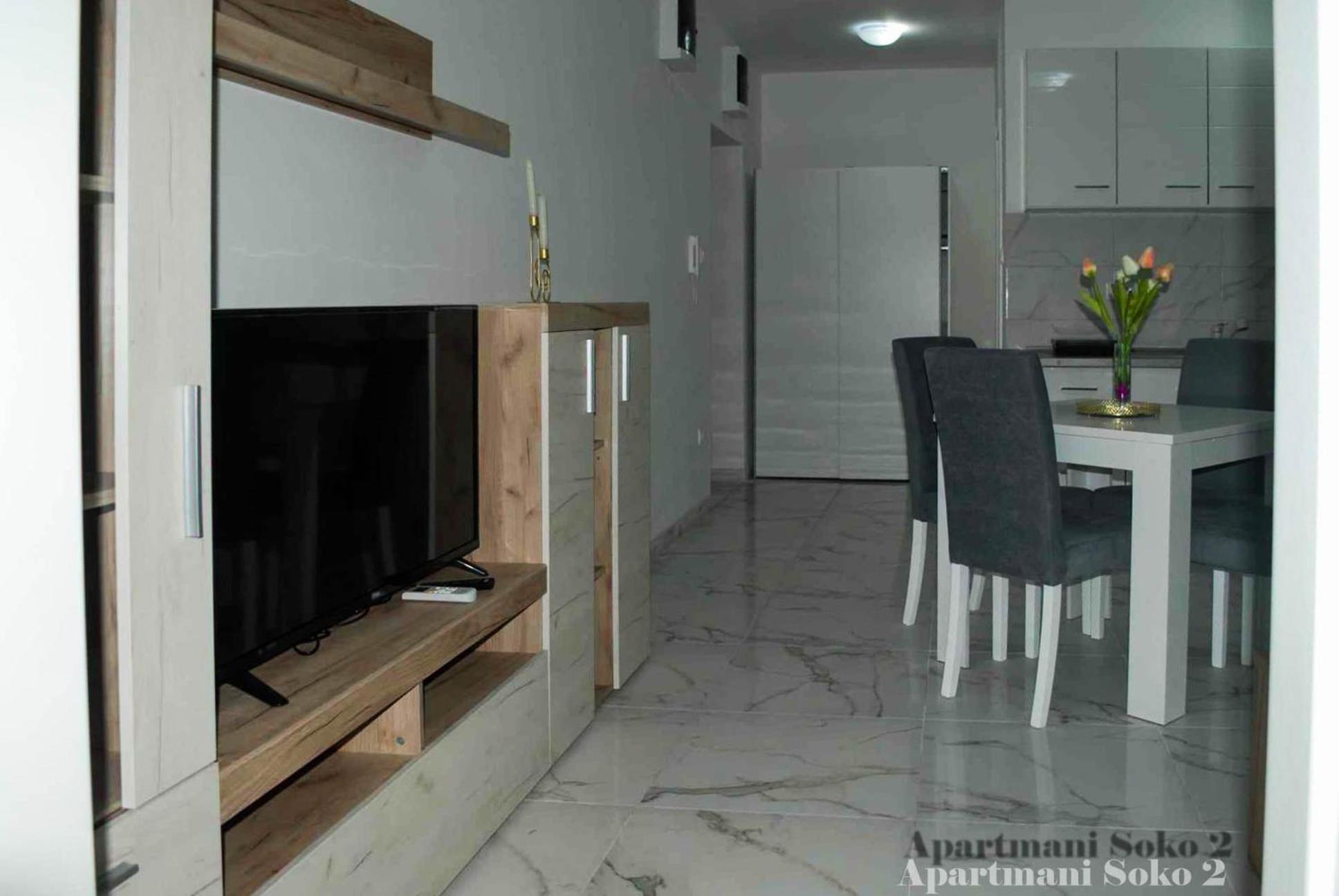 One-Bedroom Apartment photo 2