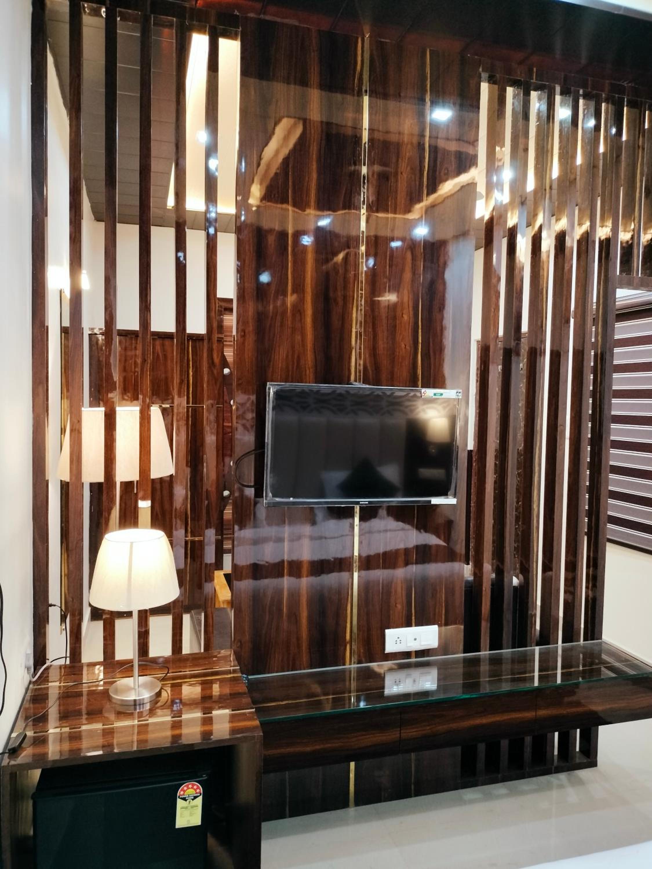 Executive Suite - Photo 60
