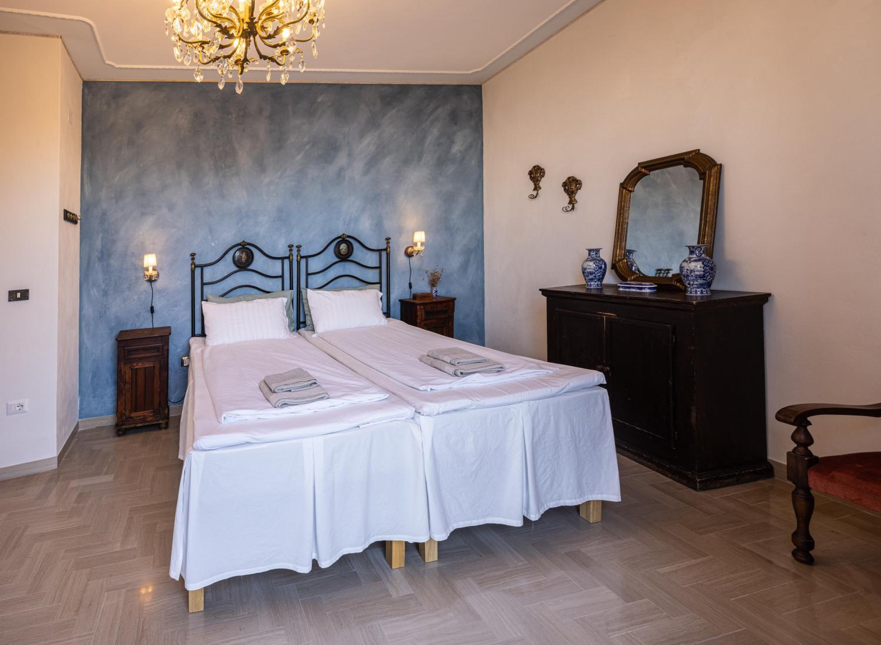 Deluxe Double Room with Balcony and Sea View