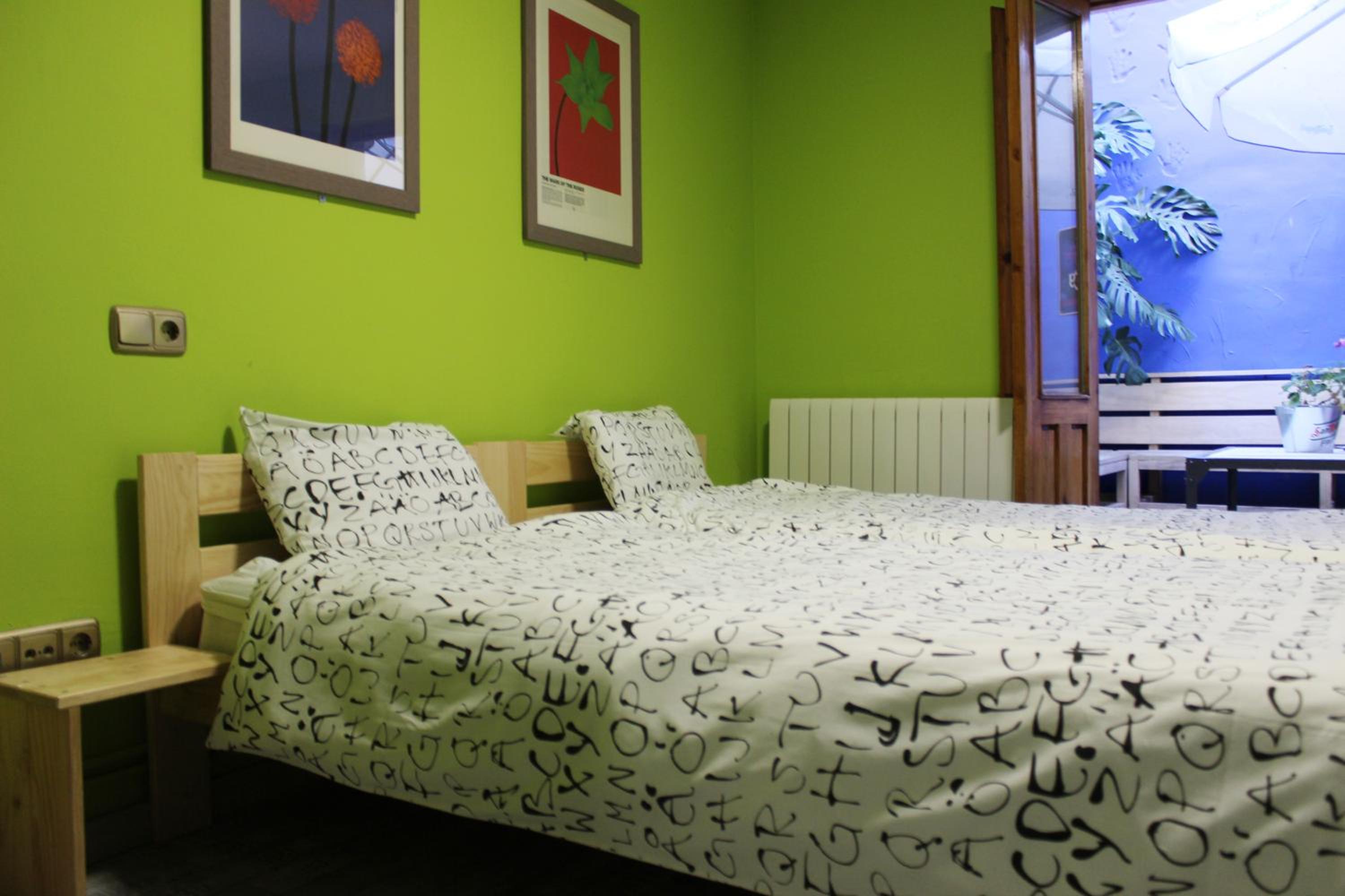 Double Room with Private Bathroom - Photo 3