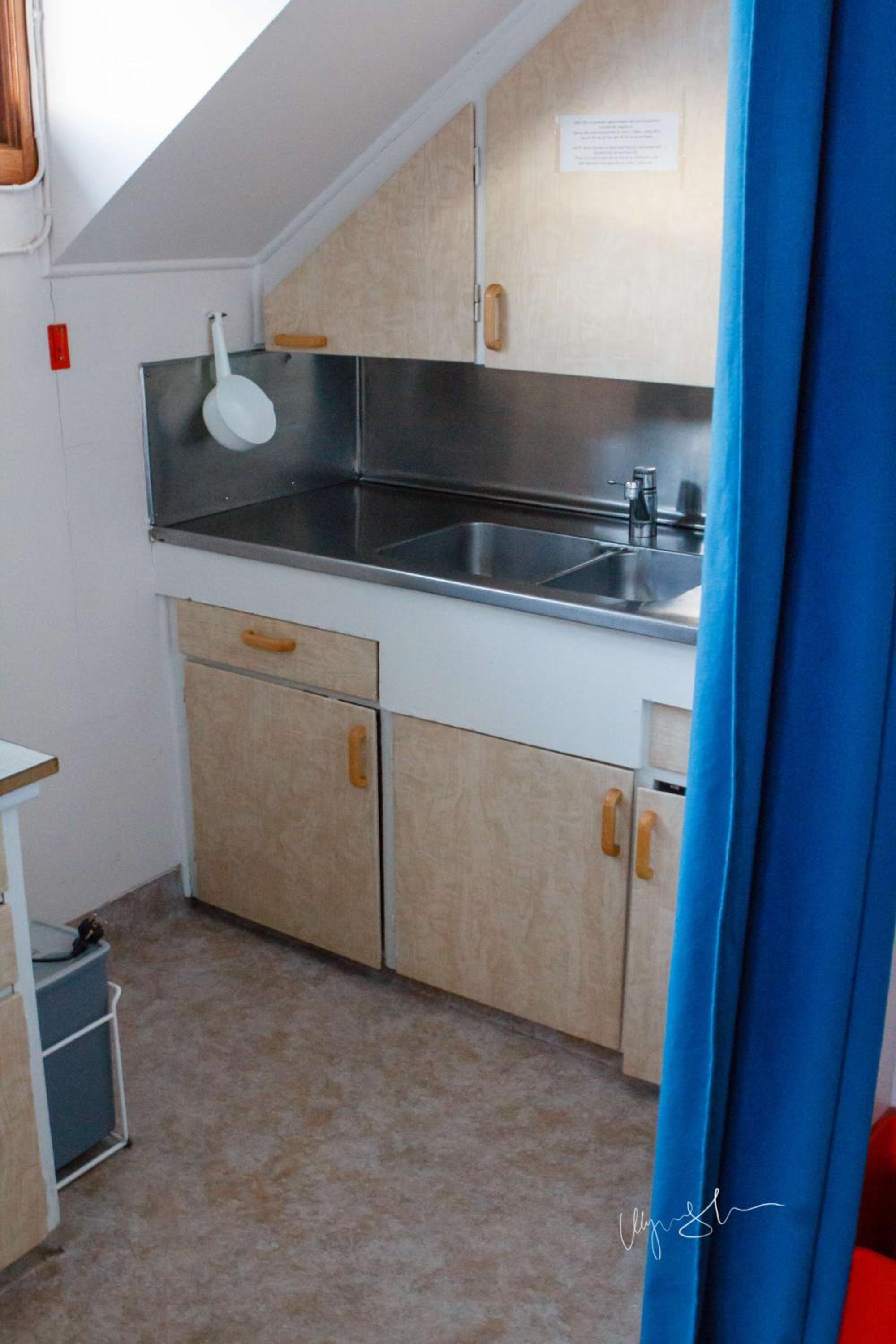 Quadruple Room with Shared Bathroom photo 3